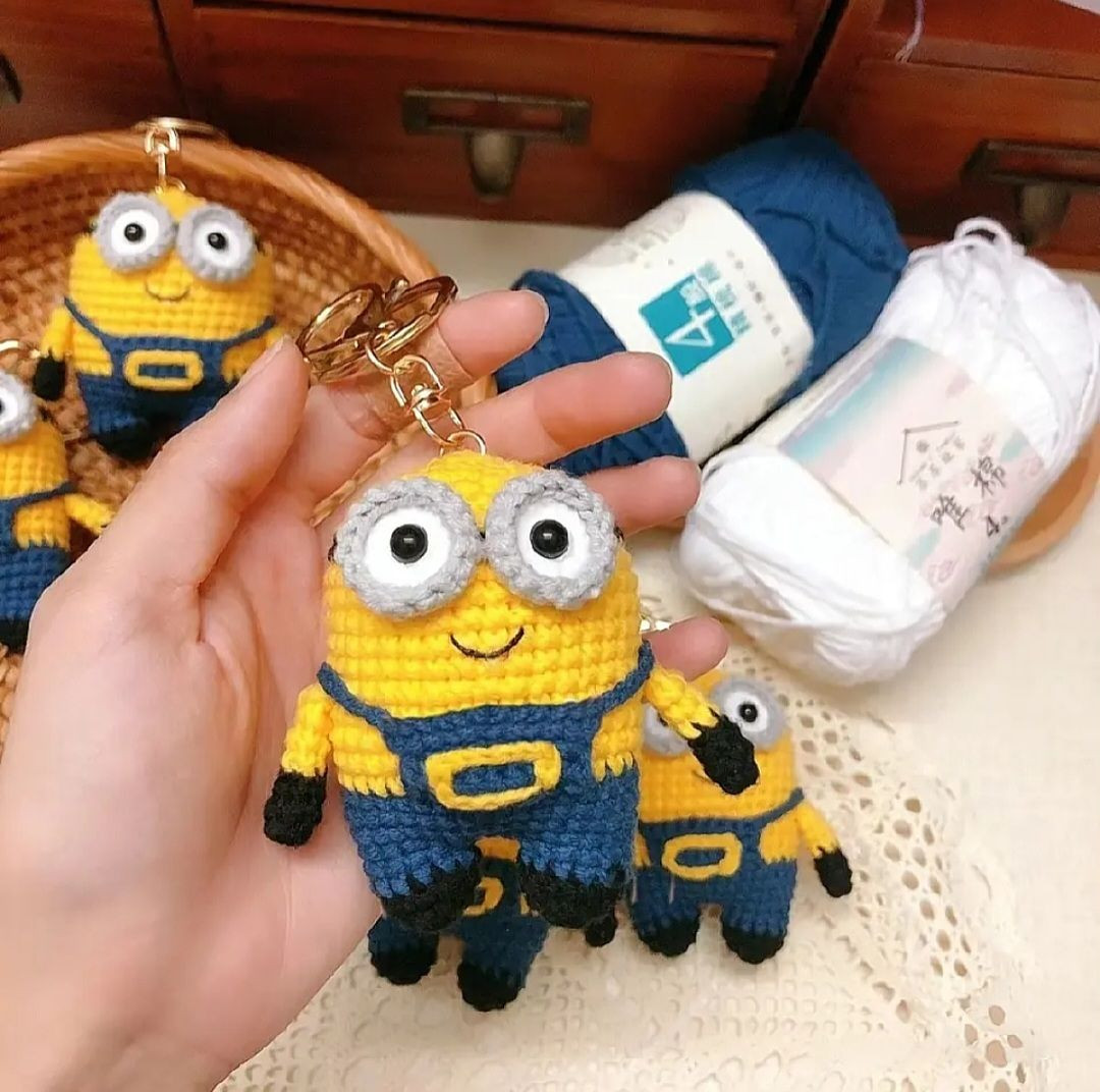 Hướng dẫn chi tiết cách móc len búp bê Minion vàng xanh