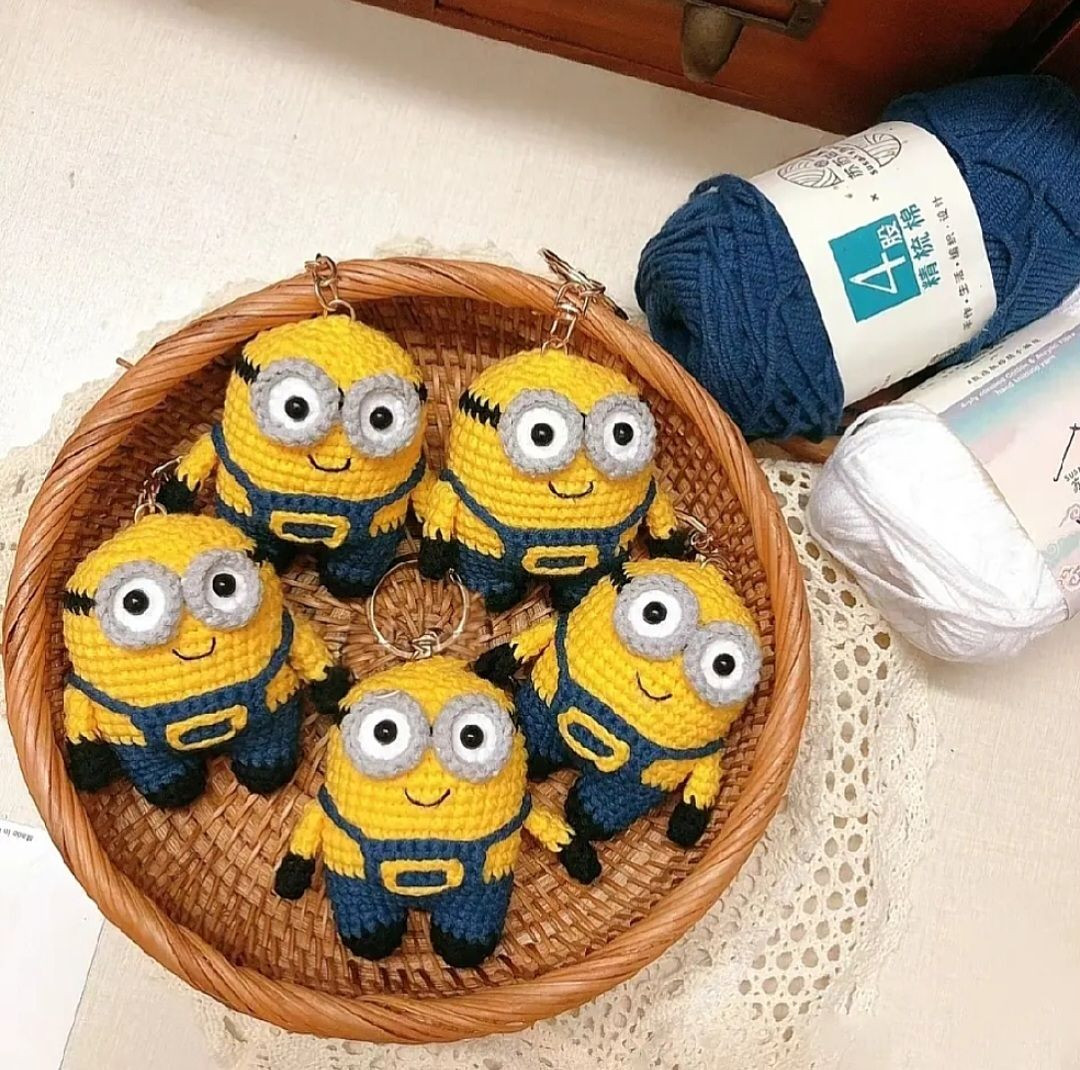Hướng dẫn chi tiết cách móc len búp bê Minion vàng xanh