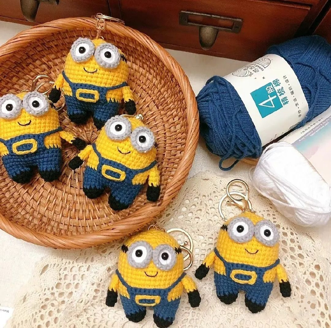 Hướng dẫn chi tiết cách móc len búp bê Minion vàng xanh