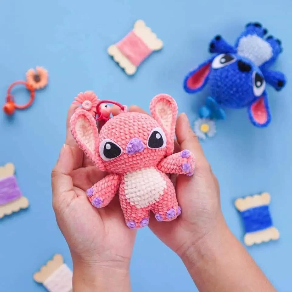 Hướng dẫn chi tiết cách móc len búp bê Stitch dễ thương với các màu sắc khác nhau