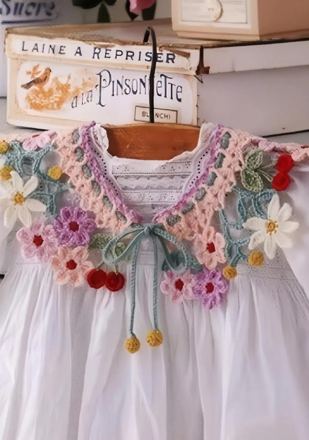 Hướng dẫn chi tiết cách móc len yếm cổ hoa nhí kết hợp quả anh đào màu pastel