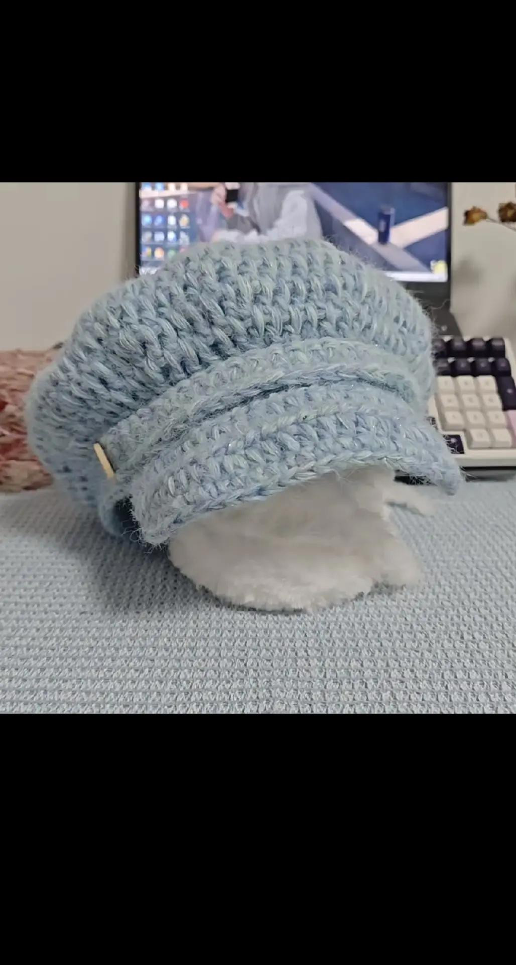 Hướng dẫn chi tiết cách móc mũ Beret len màu xanh