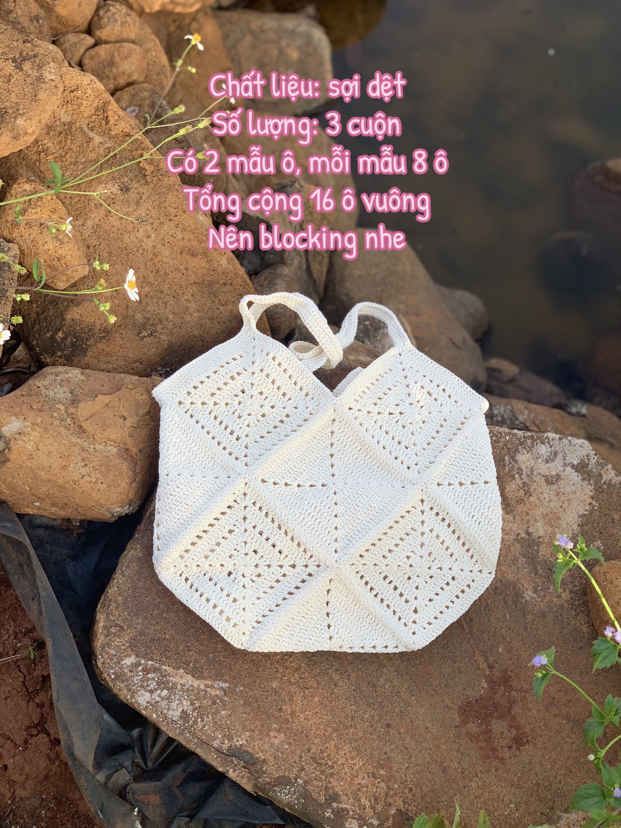 Hướng dẫn chi tiết cách móc túi tote màu trắng từ 16 ô vuông, sử dụng sợi dệt và kèm theo bảng chart