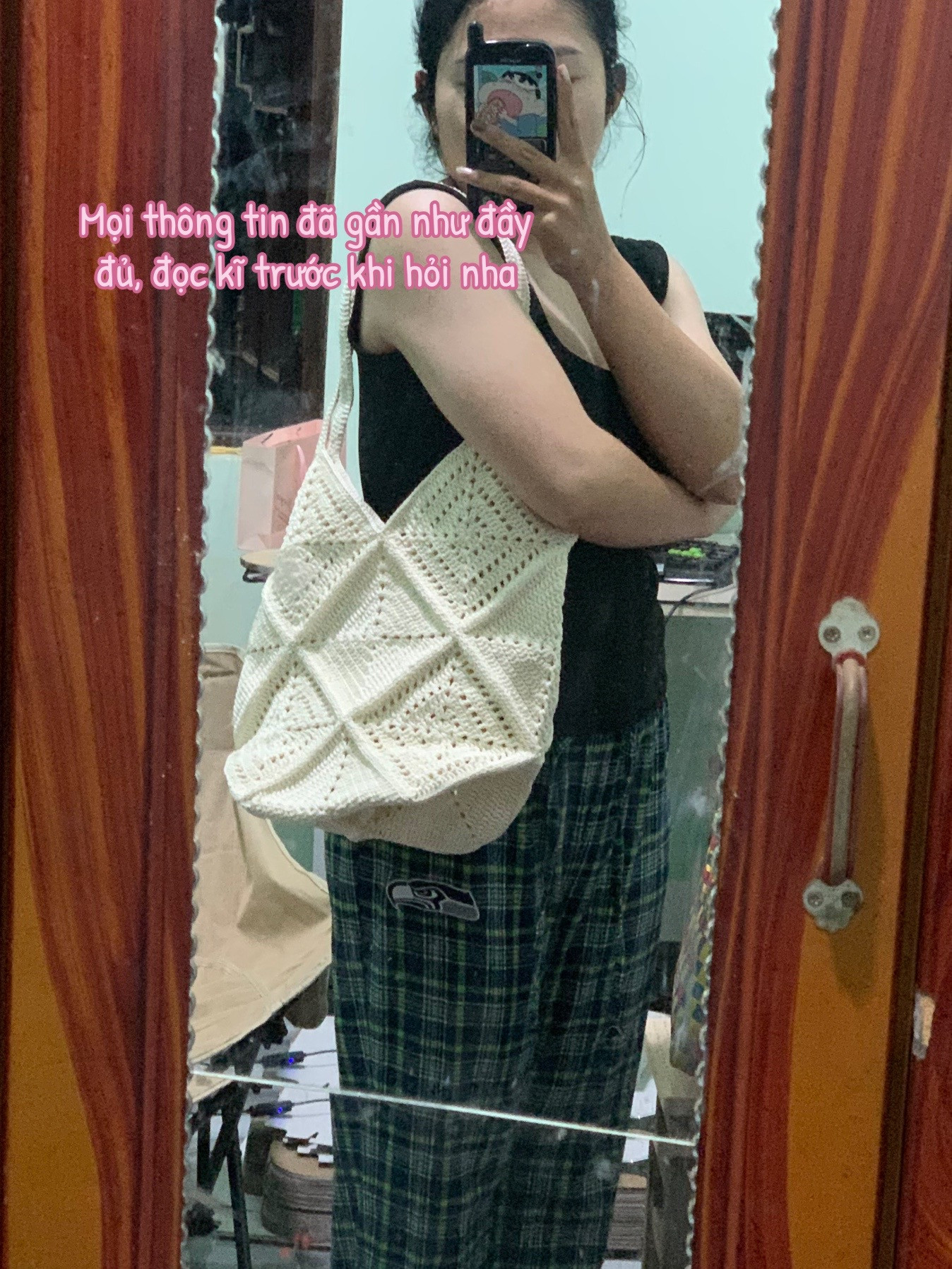 Hướng dẫn chi tiết cách móc túi tote màu trắng từ 16 ô vuông, sử dụng sợi dệt và kèm theo bảng chart