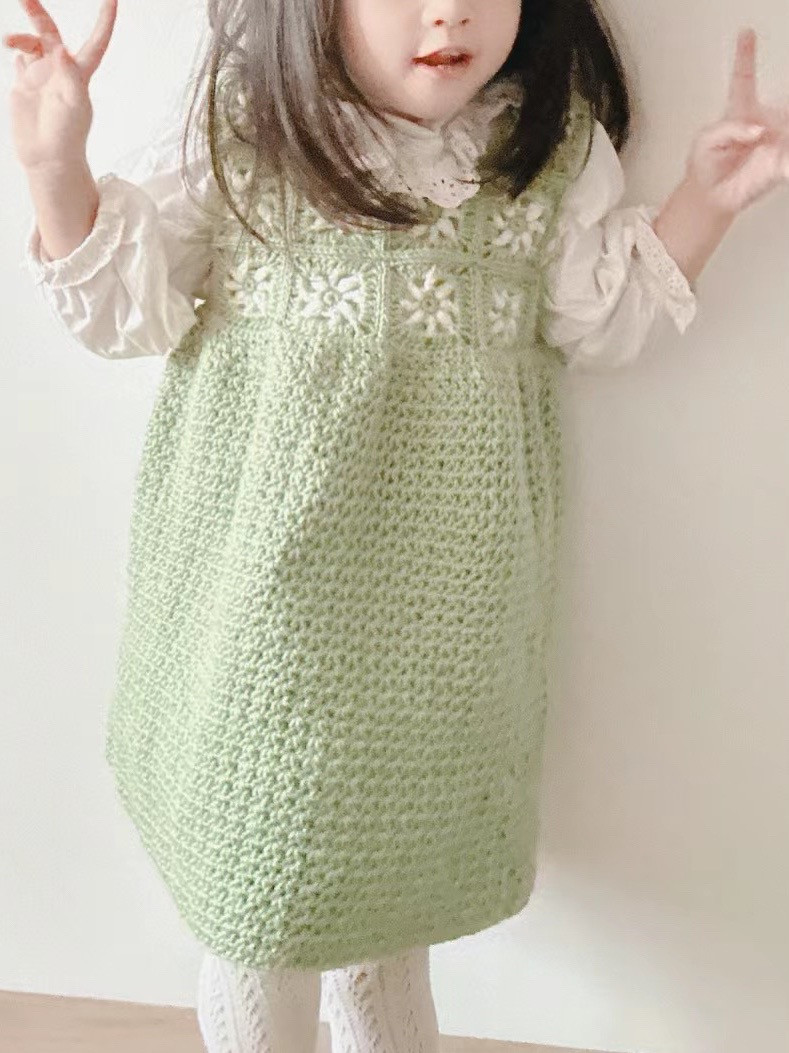 Hướng dẫn chi tiết cách móc váy liền hoa màu xanh lá