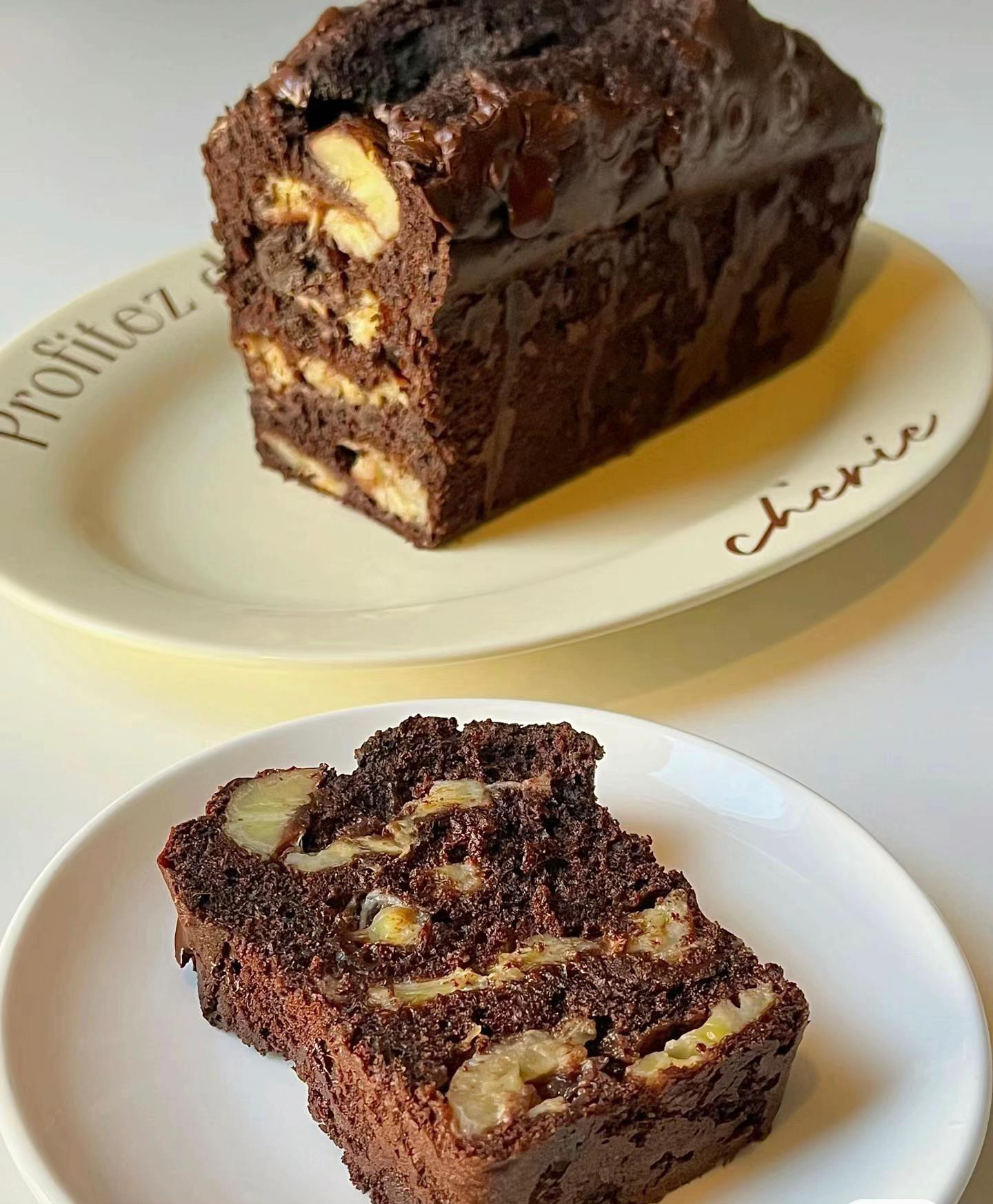 Hướng dẫn làm bánh chuối sô cô la (Banana Chocolate Cake) với rượu rum và chocolate chips
