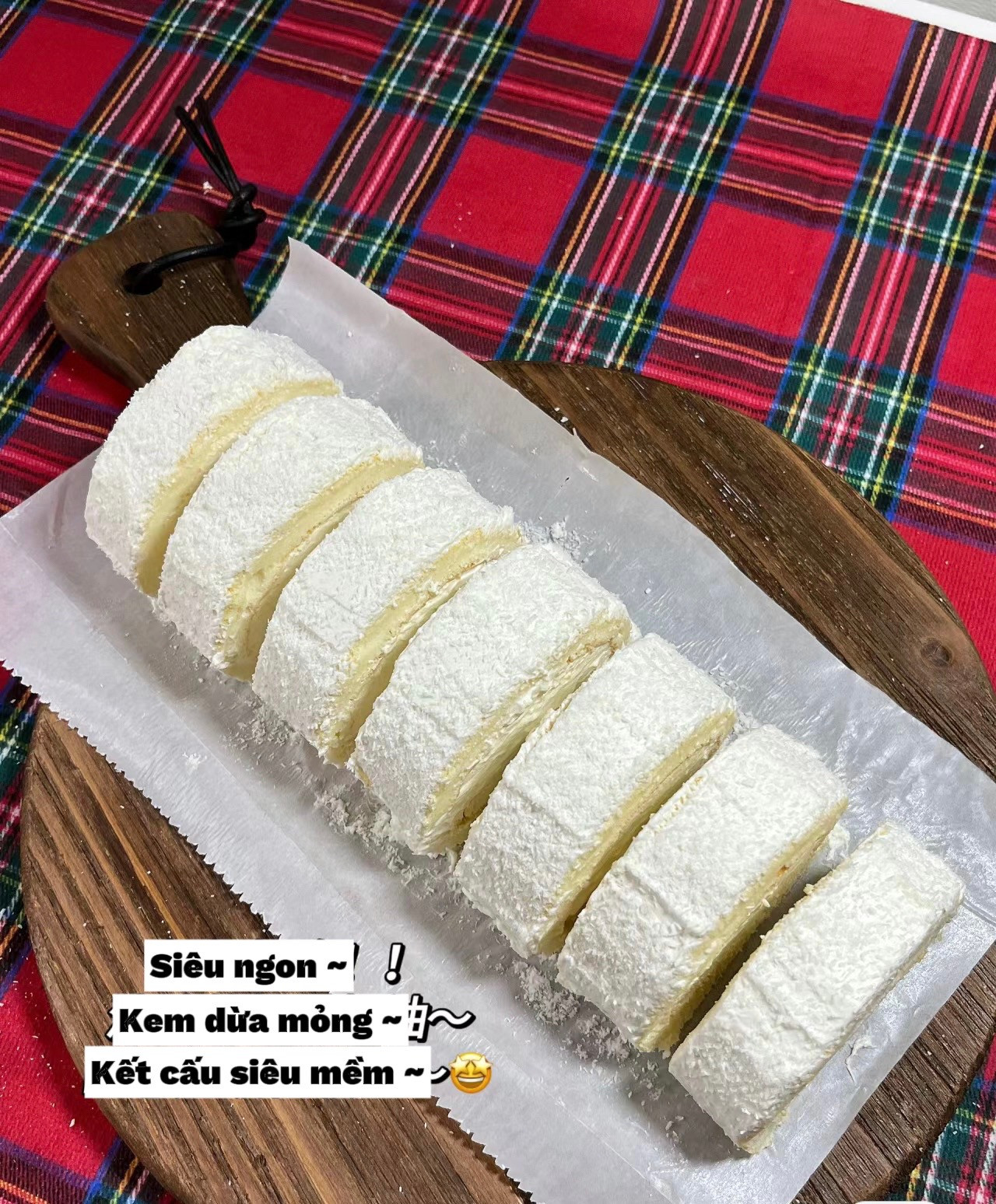 Hướng dẫn làm bánh cuộn kem dừa (Coconut Roll Cake) siêu ngon, không béo