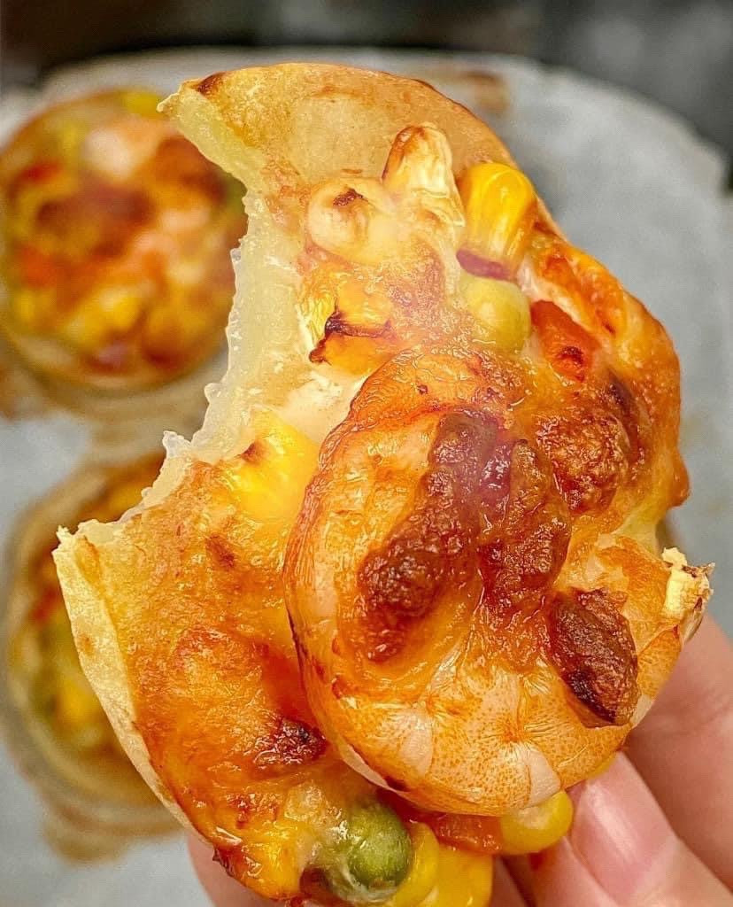 Hướng dẫn làm bánh khoai tây nướng phô mai tôm và xúc xắc rau giòn ngon