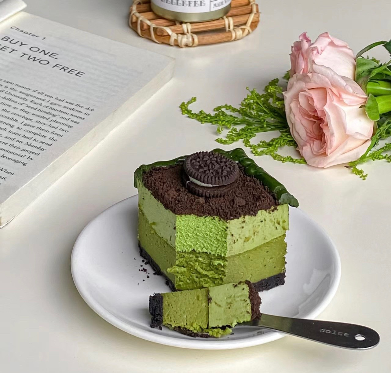 Hướng dẫn làm bánh Matcha Cheese Cake với đế Oreo và lớp phô mai matcha mịn màng