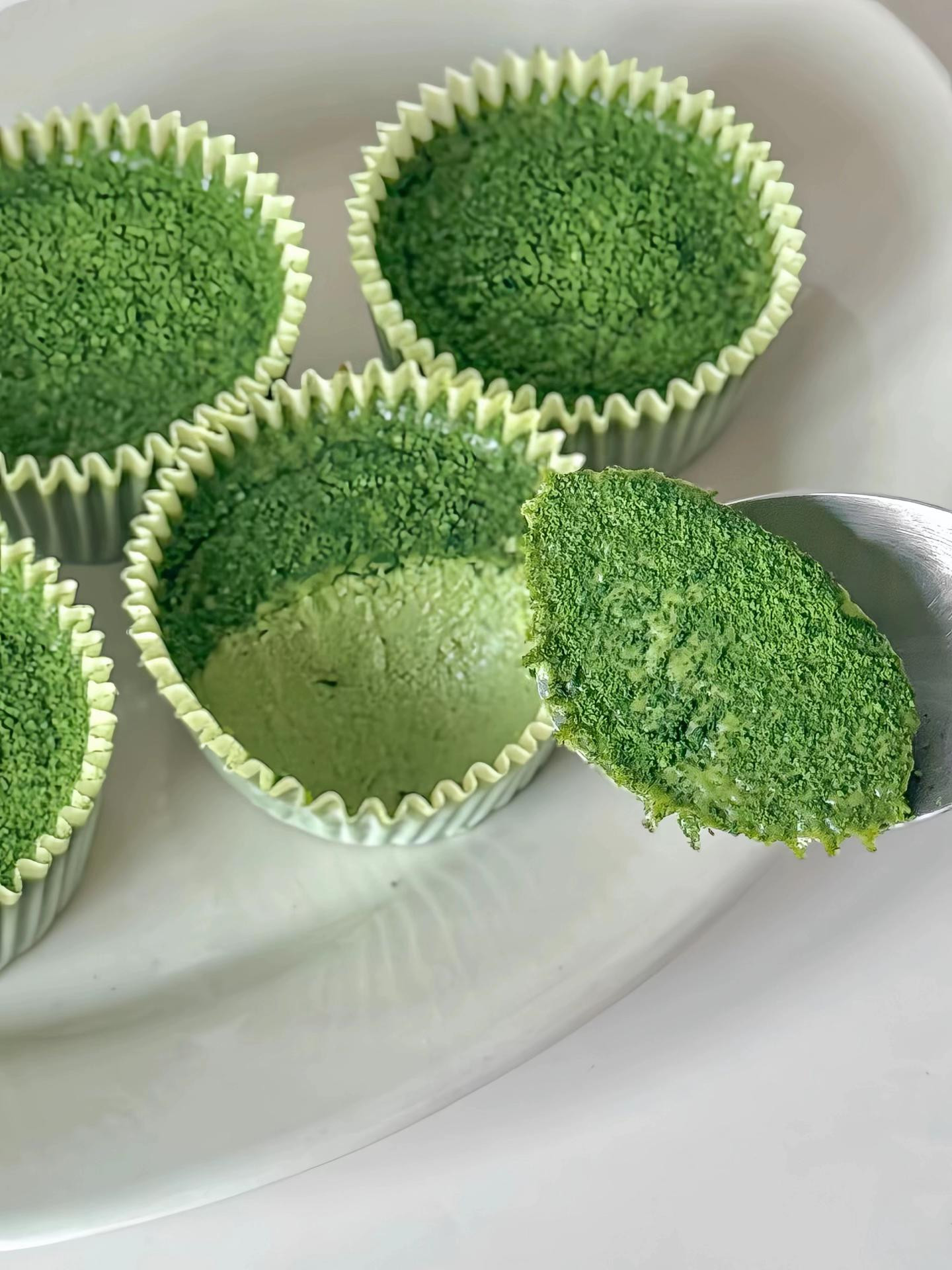 Hướng dẫn làm bánh Matcha Tart xanh mát, kết cấu mềm mịn hấp dẫn