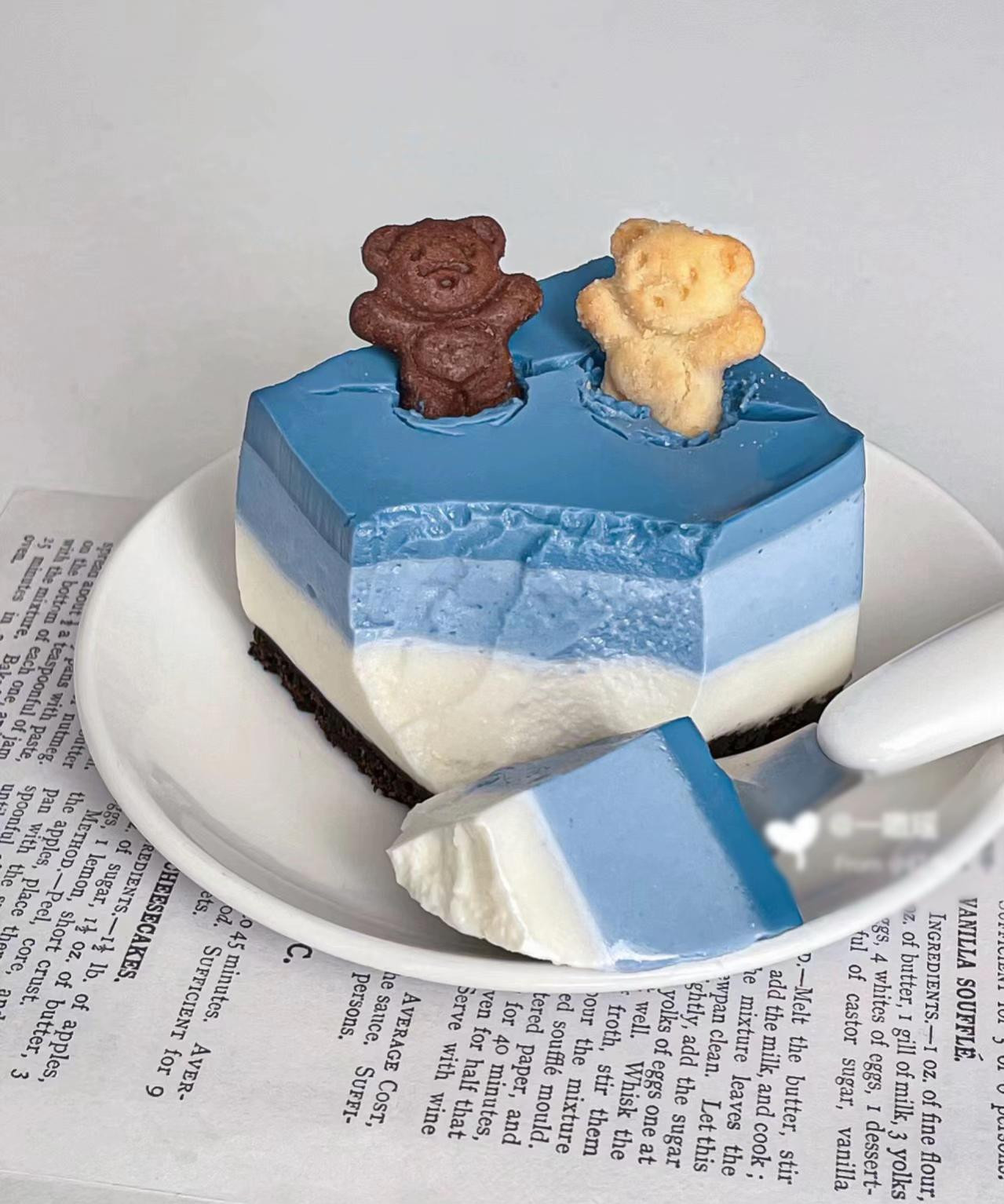 Hướng dẫn làm bánh Mousse Sữa Chua màu xanh không lò nướng, đế Oreo và thạch hoa đậu biếc