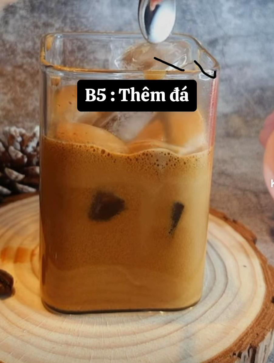 Hướng dẫn làm cà phê bọt biển (Dalgona Latte) với cafe hòa tan, đường và nước sôi