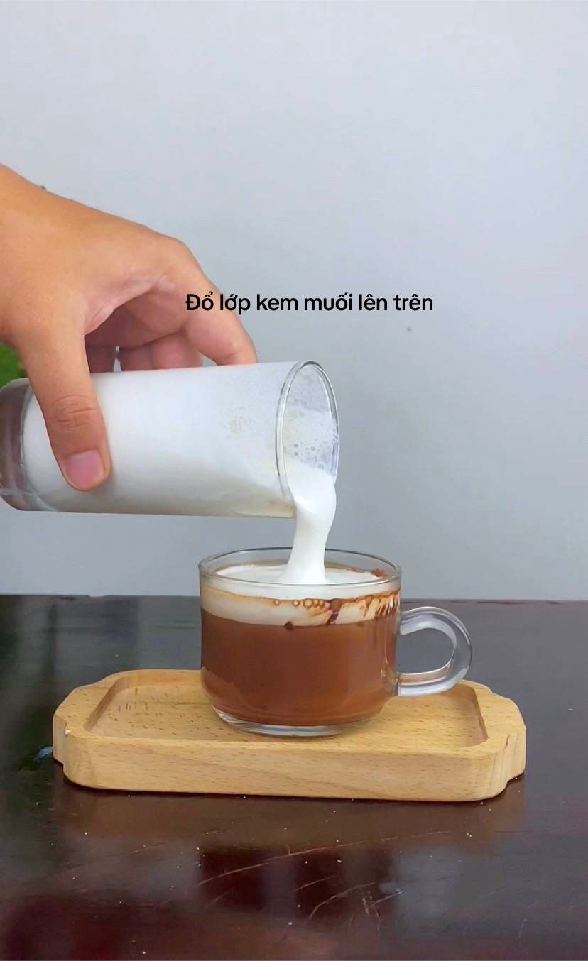 Hướng dẫn làm Cacao nóng Kem muối ngon tuyệt, cách xử lý bột cacao bị vón cục