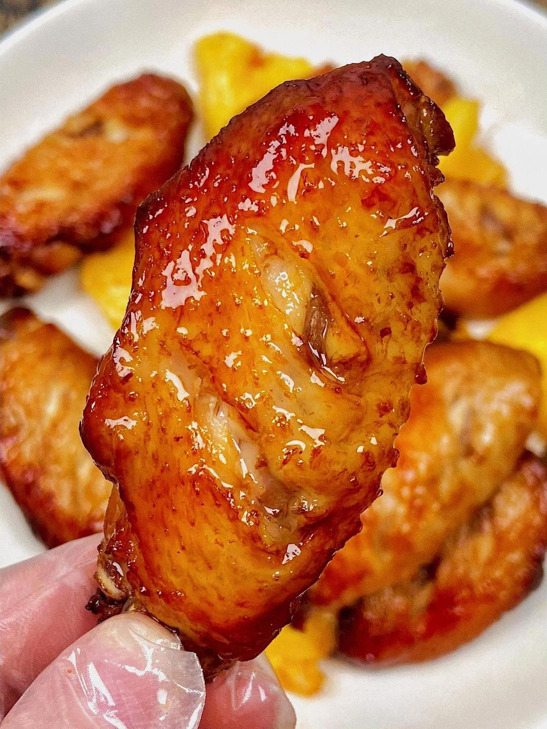 Hướng dẫn làm cánh gà nướng mật ong dứa thơm ngon, vàng óng