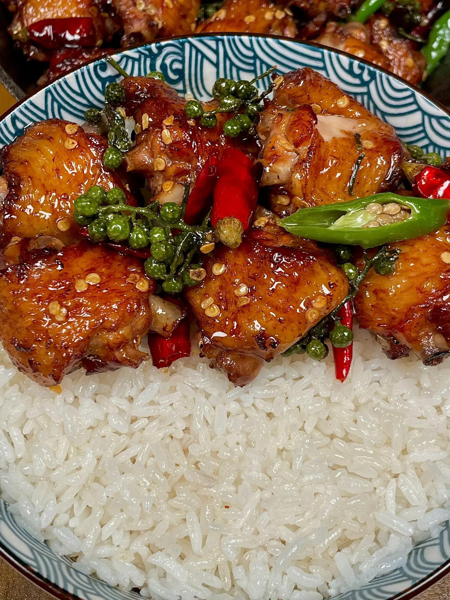 Hướng dẫn làm cánh gà nướng tiêu xanh, ớt đỏ giòn thơm ngon