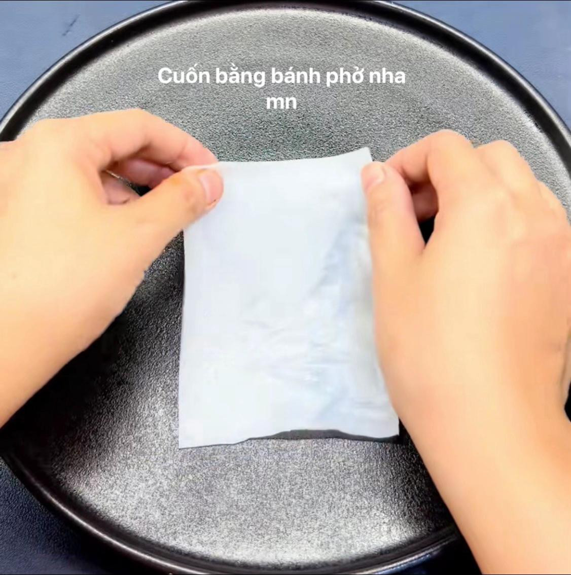 Hướng dẫn làm chả giò giòn rụm với thịt bò, mỡ heo và tôm tươi