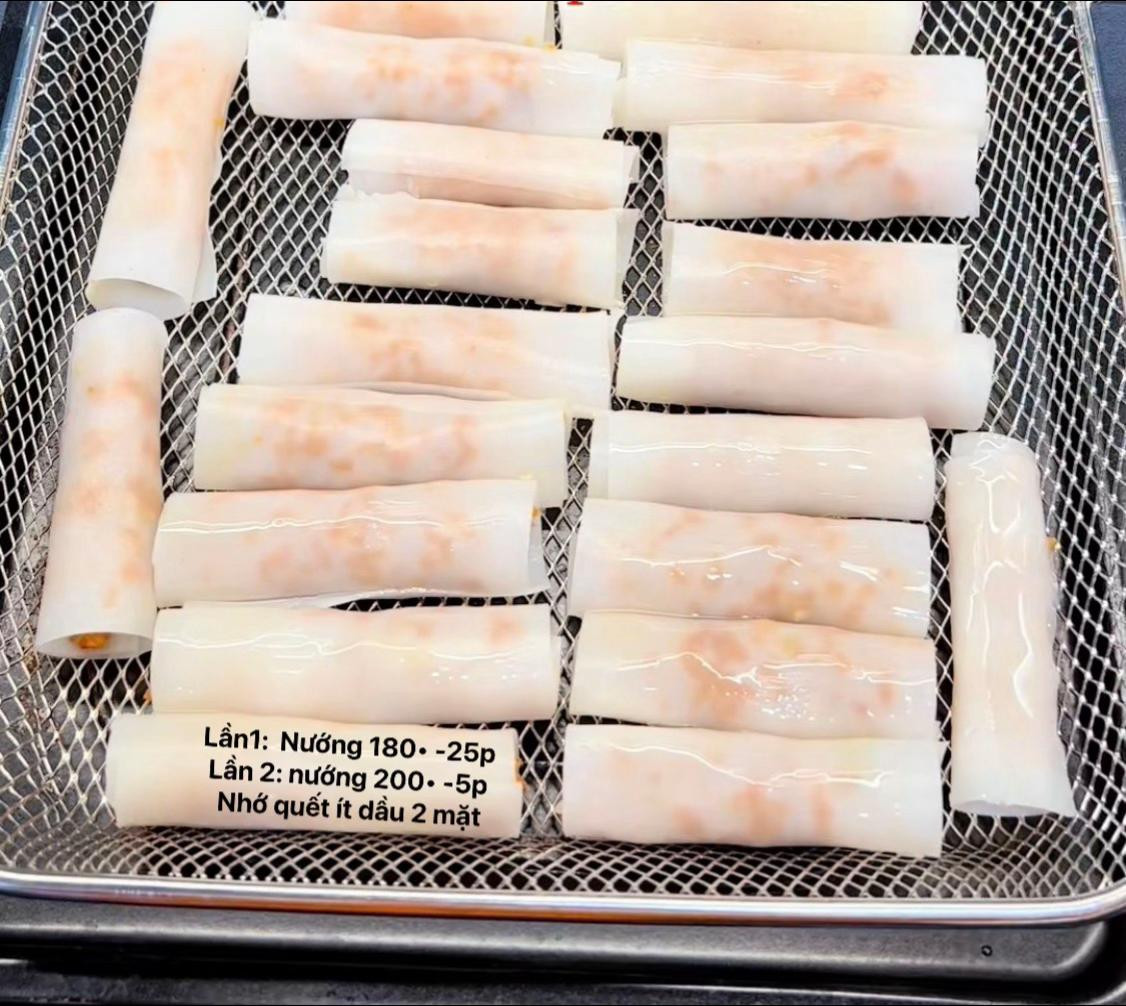 Hướng dẫn làm chả giò giòn rụm với thịt bò, mỡ heo và tôm tươi