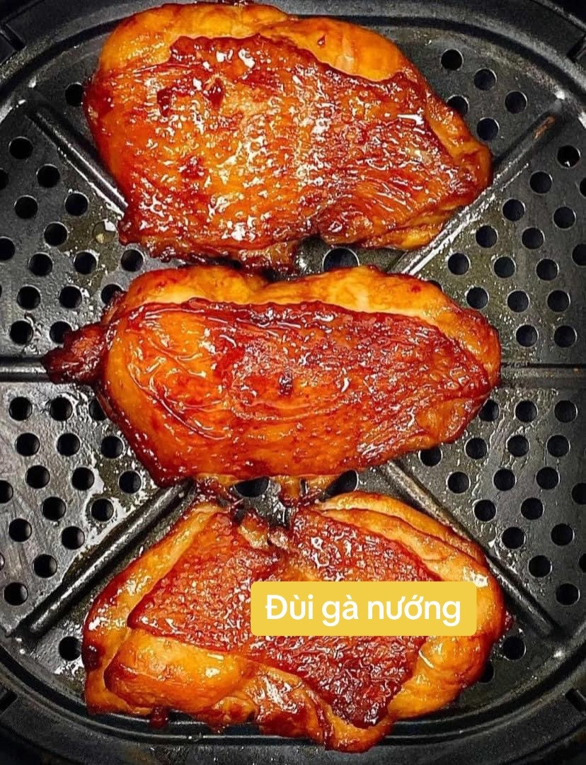 Hướng dẫn làm đùi gà nướng giòn rụm, thịt mềm mọng nước trong nồi chiên không dầu