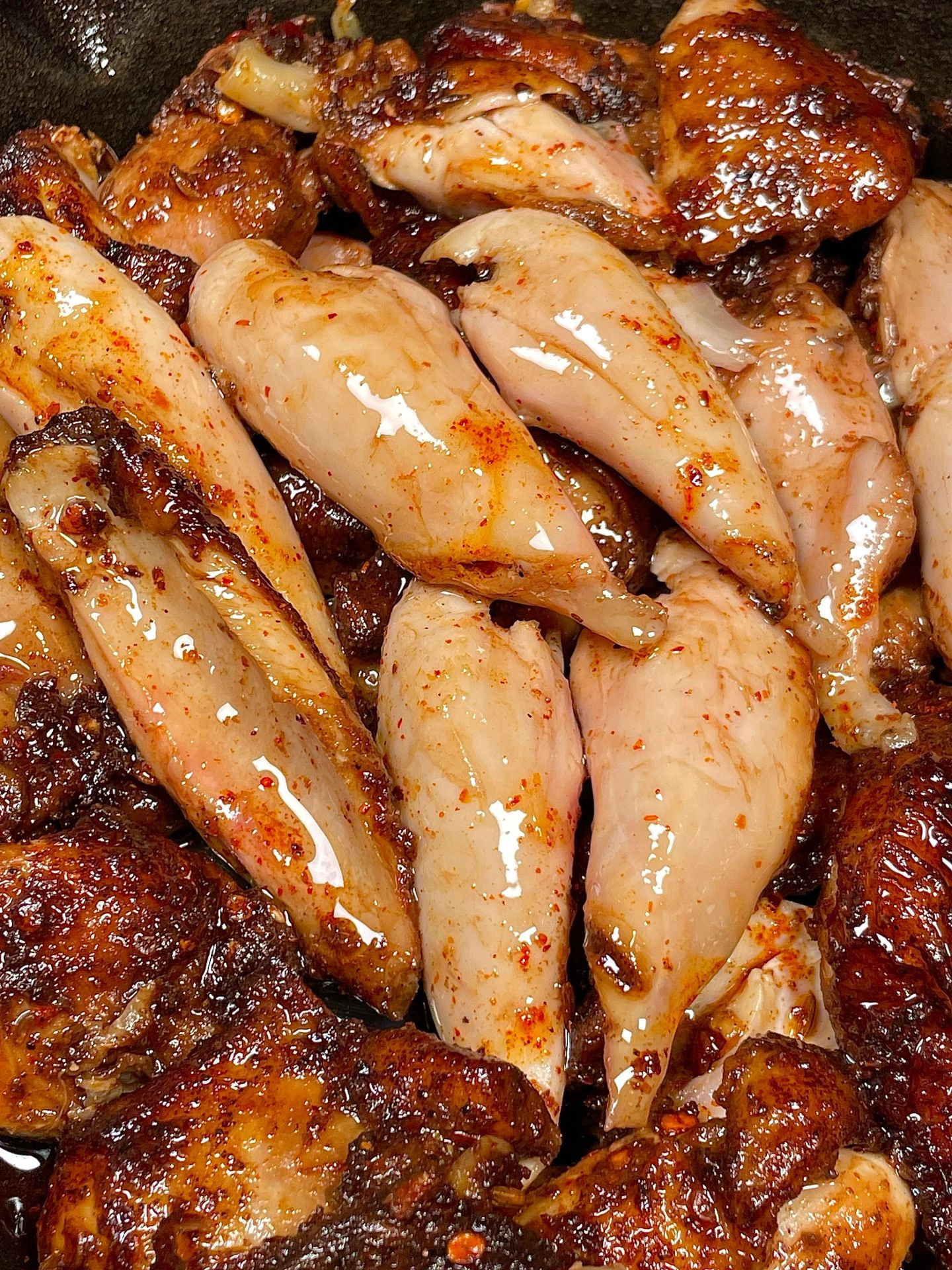 Hướng dẫn làm đùi gà nướng sốt dầu hào cay, da giòn thịt mềm