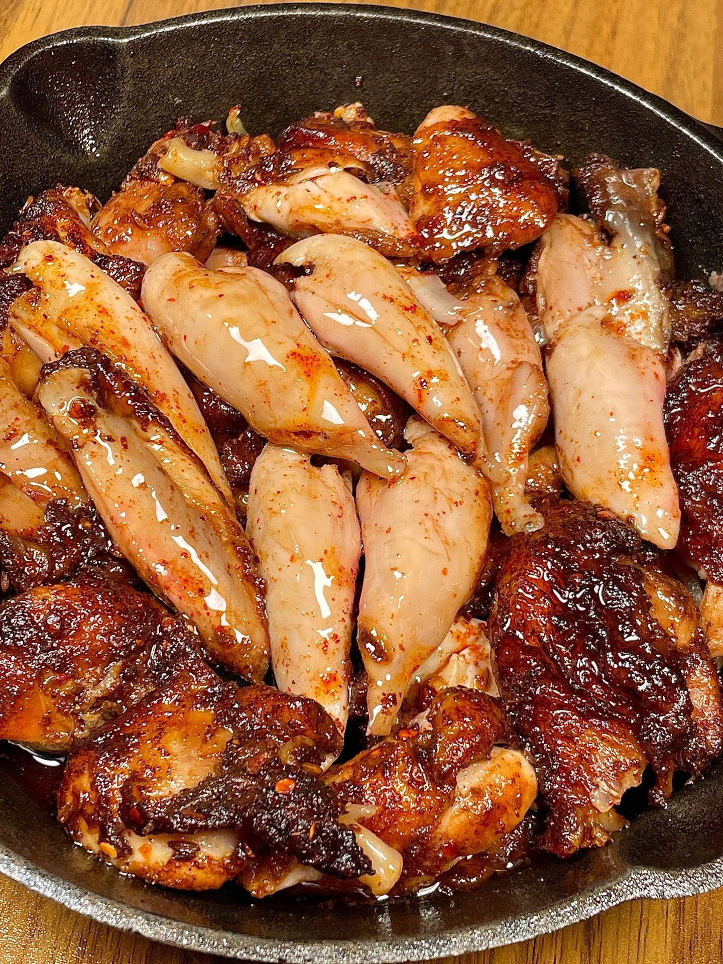 Hướng dẫn làm đùi gà nướng sốt dầu hào cay, da giòn thịt mềm