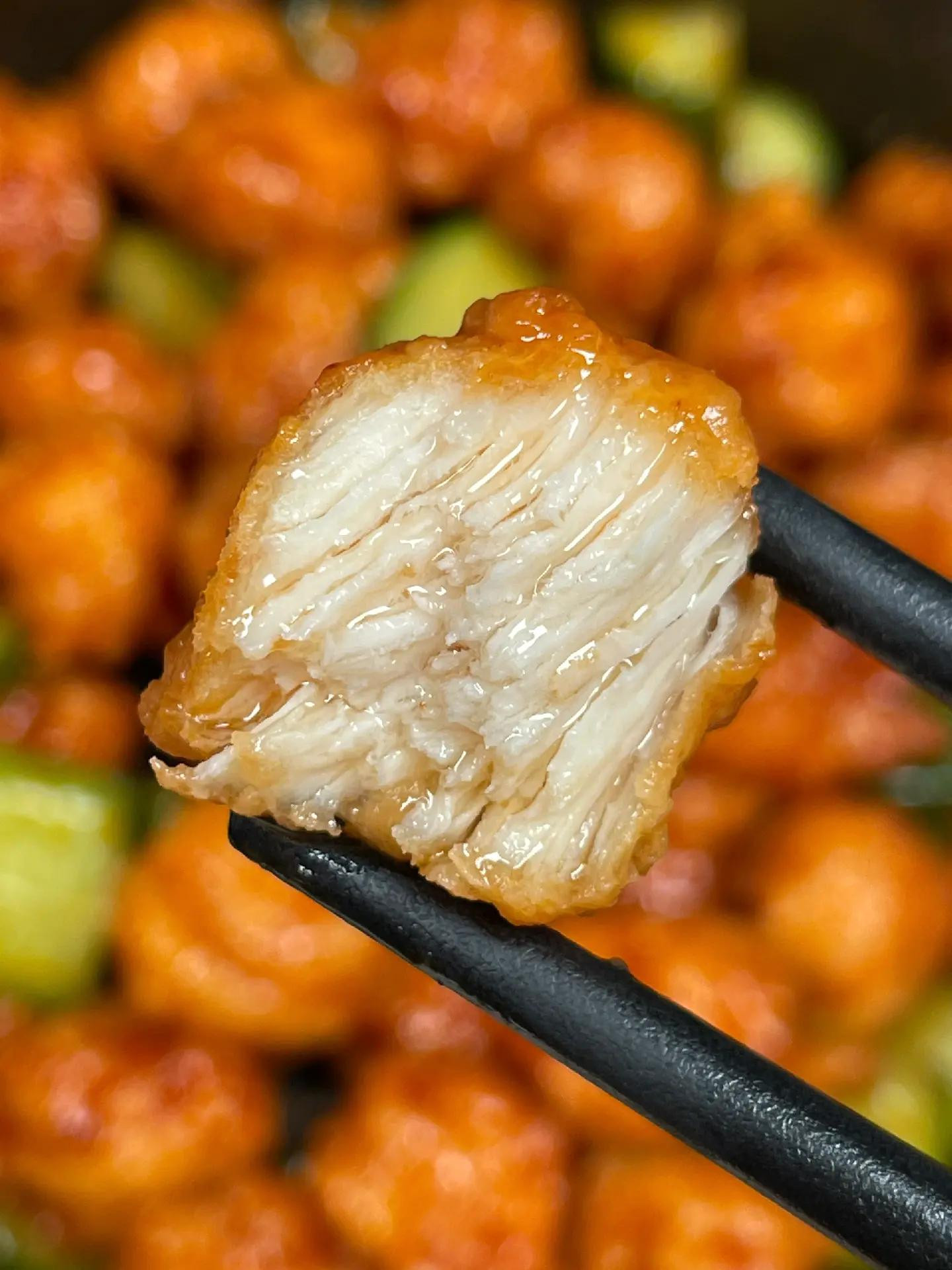 Hướng dẫn làm gà chua ngọt sốt cà chua giòn ngon ăn kèm dưa leo và cơm trắng