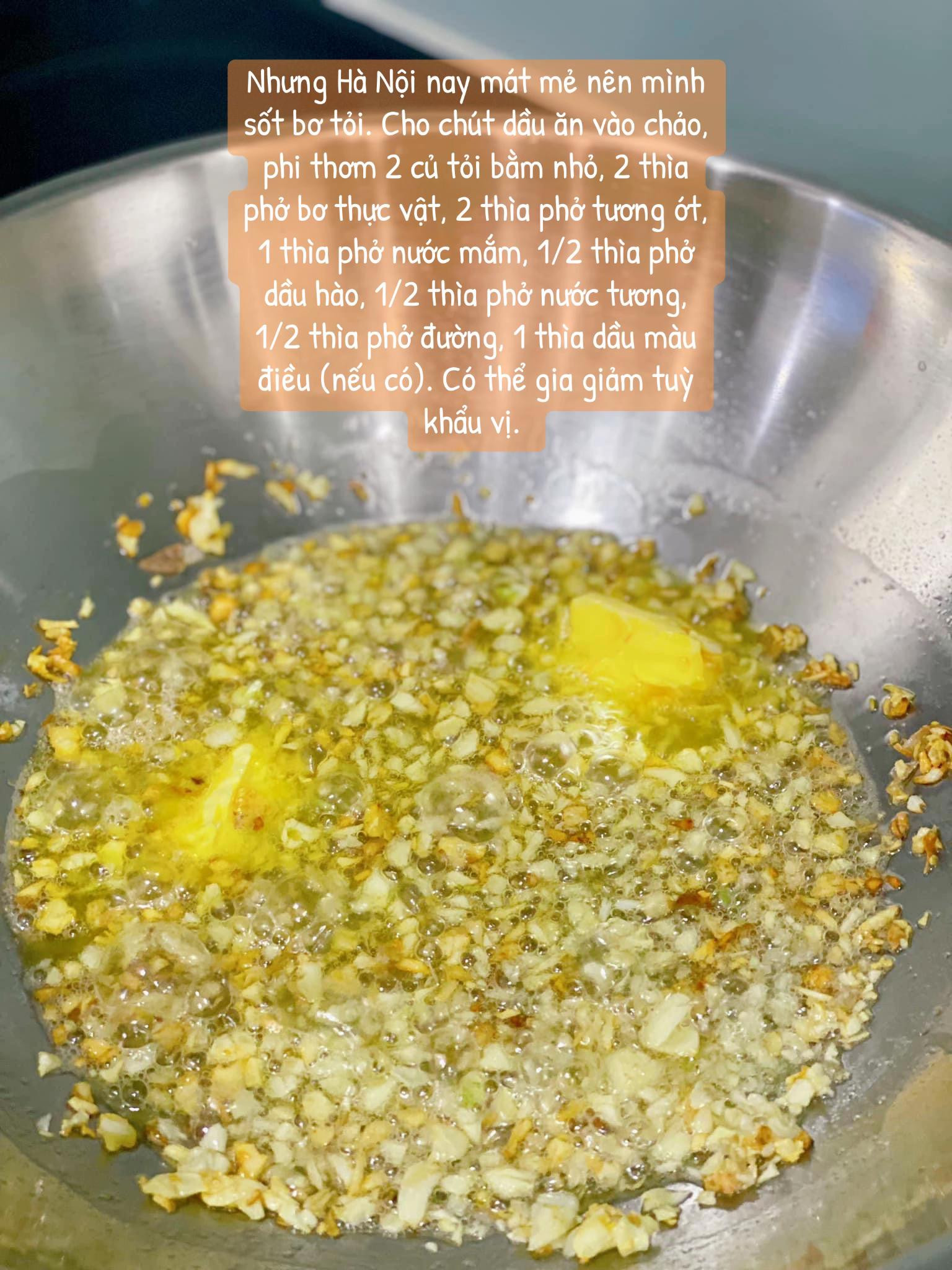 Hướng dẫn làm Gà sốt bơ tỏi giòn rụm thơm ngon, da vàng óng hấp dẫn