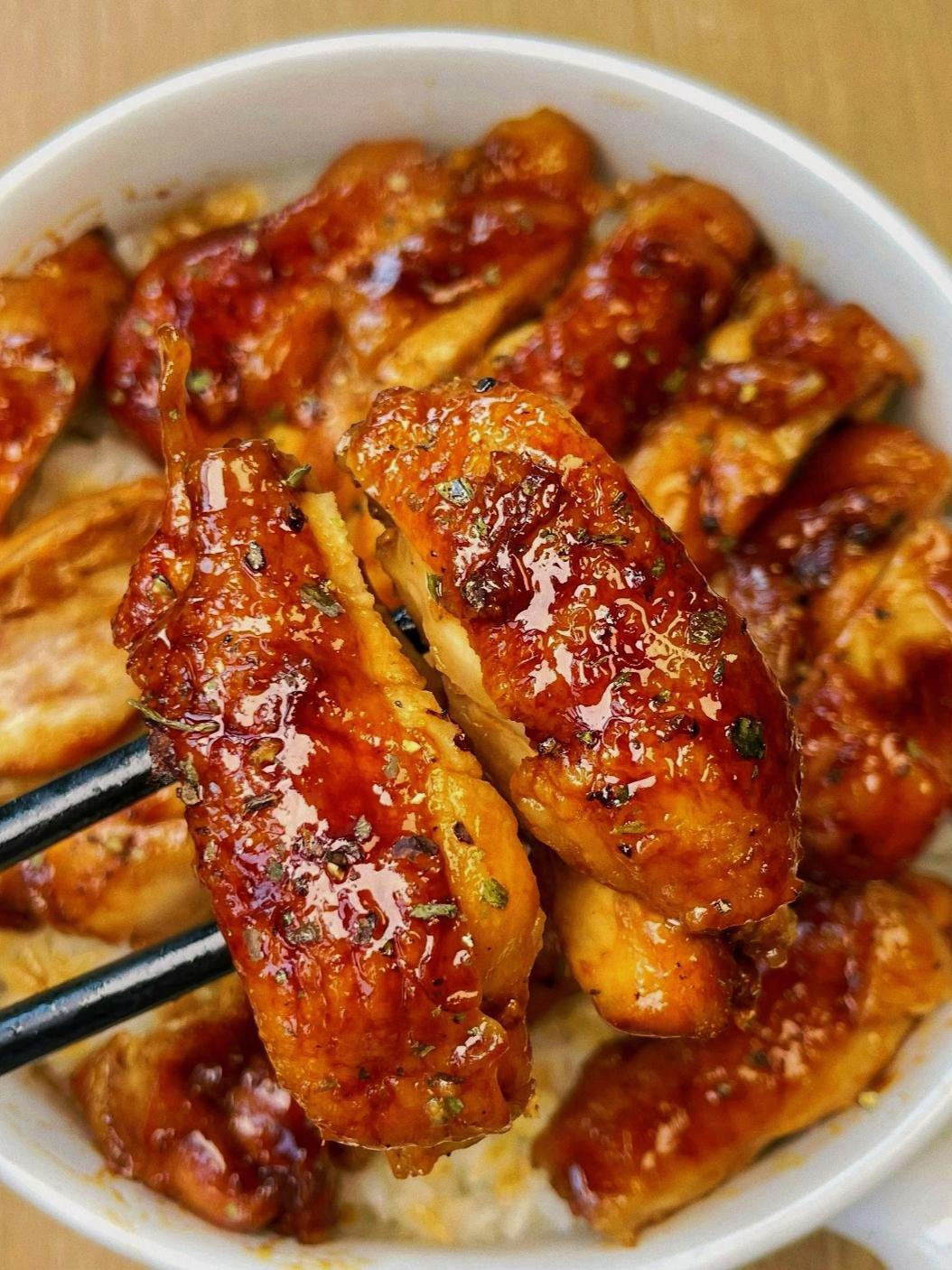 Hướng dẫn làm món chân gà rút xương sốt mật ong thơm ngon, mềm ngọt ăn cùng cơm