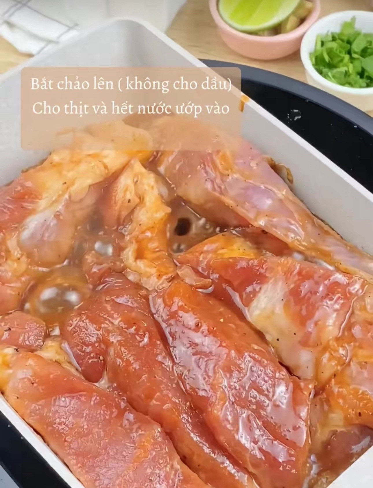 Hướng dẫn làm món cơm xá xíu thịt heo đậm đà, nước sốt màu đỏ đẹp mắt