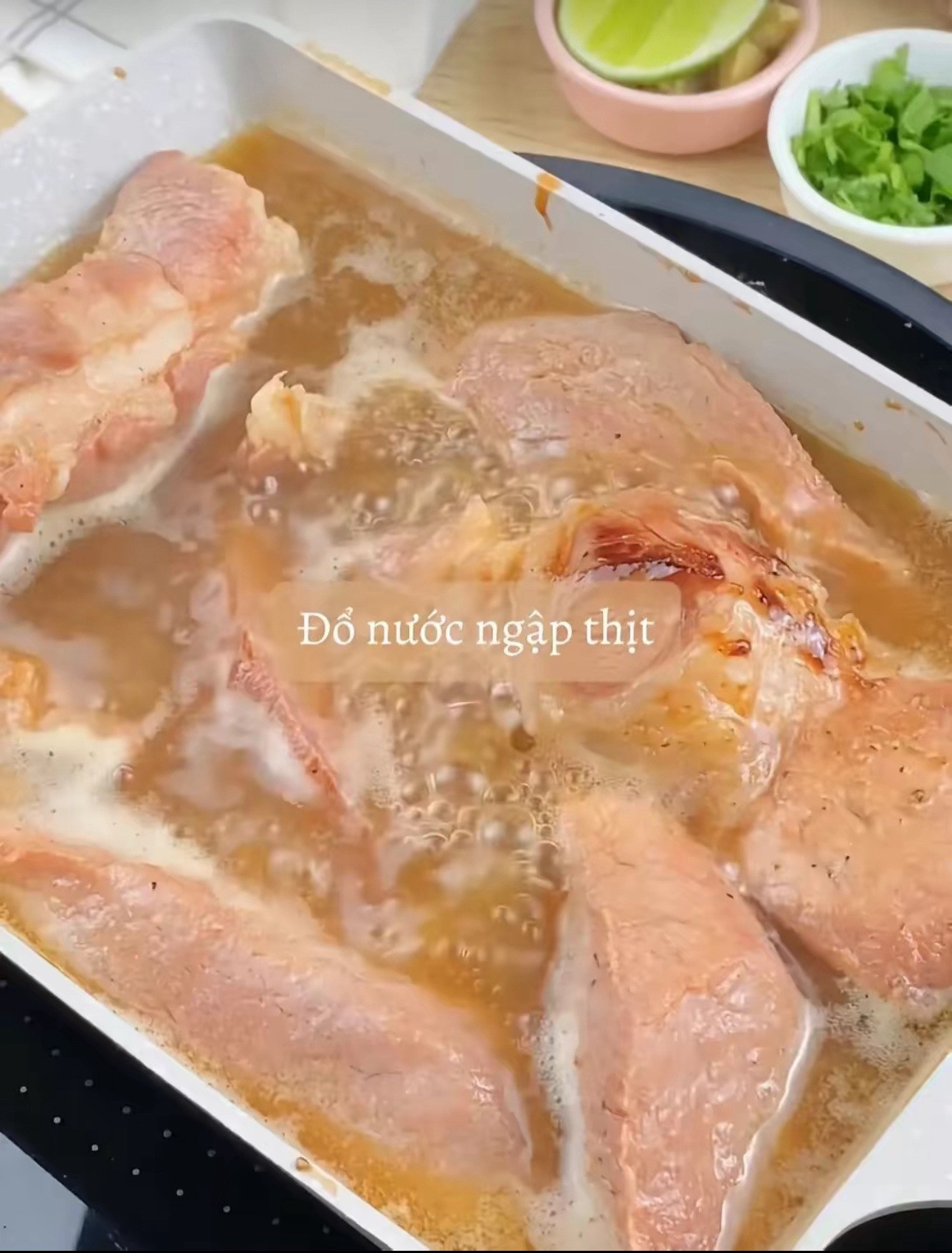 Hướng dẫn làm món cơm xá xíu thịt heo đậm đà, nước sốt màu đỏ đẹp mắt