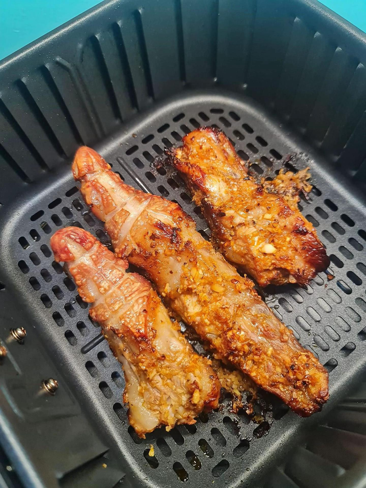 Hướng dẫn làm món đuôi cá xấu nướng giòn rụm, sốt tỏi ớt đậm đà