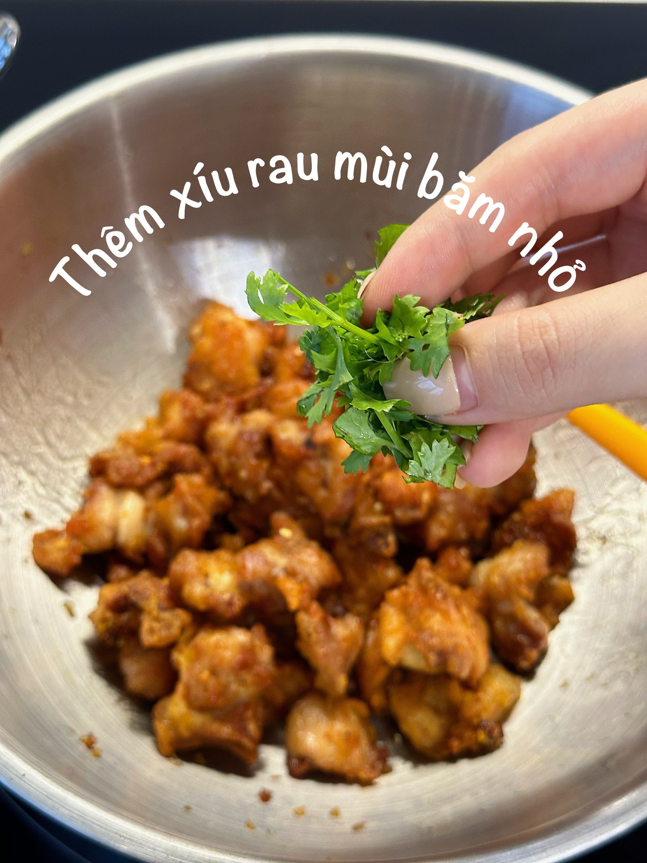 Hướng dẫn làm món gà sốt chanh mật ong giòn tan, vàng ruộm và ngon tuyệt