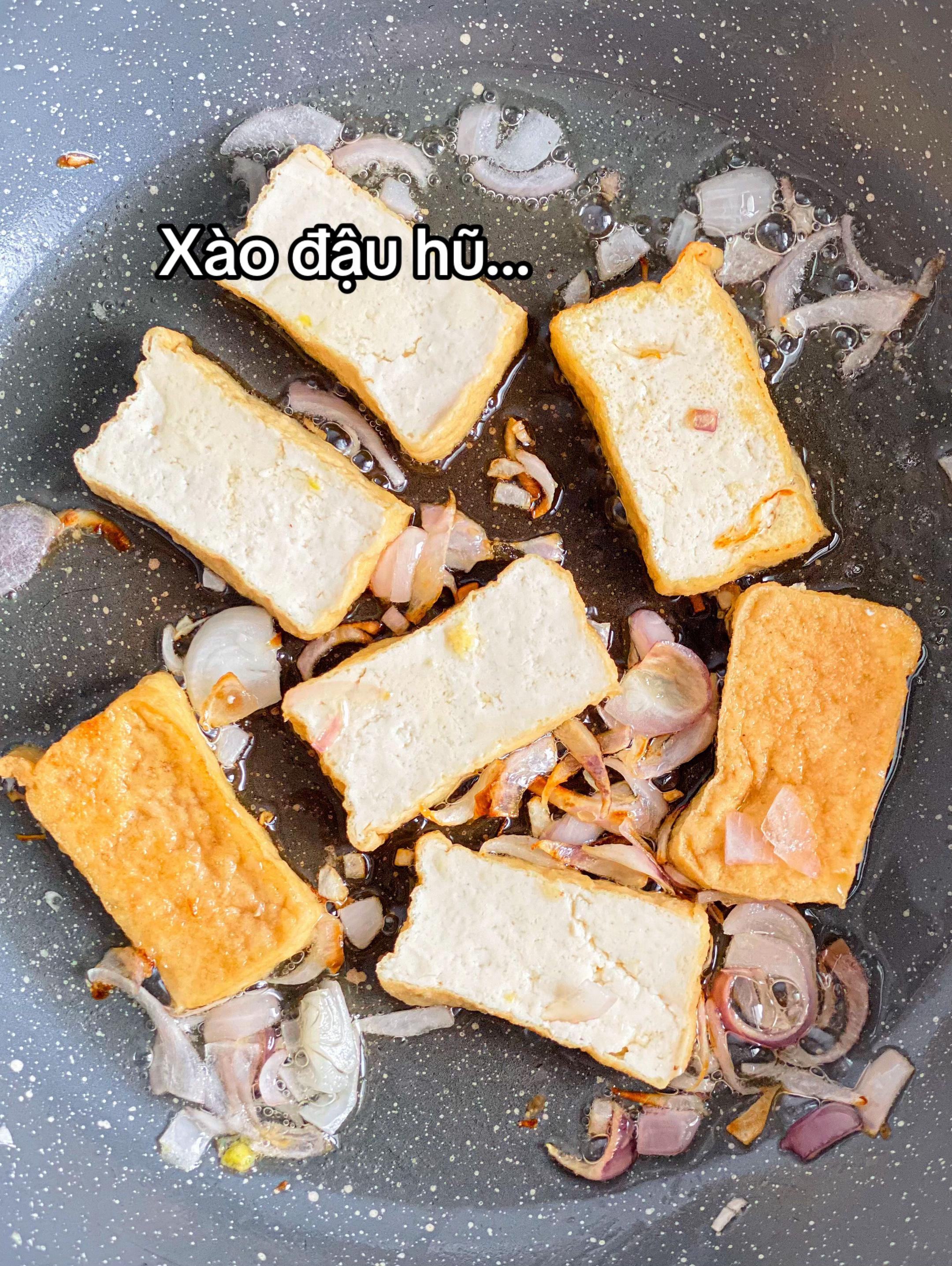 Hướng dẫn làm món Pad Thái với tôm, ức gà và đậu hũ