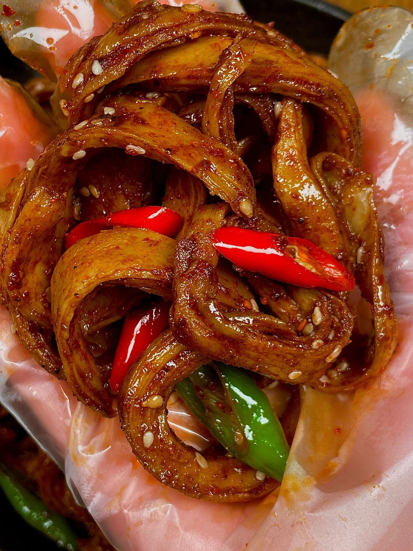 Hướng dẫn làm món sườn non chay xào khô giòn, thơm ngon với sốt tương ớt và gia vị