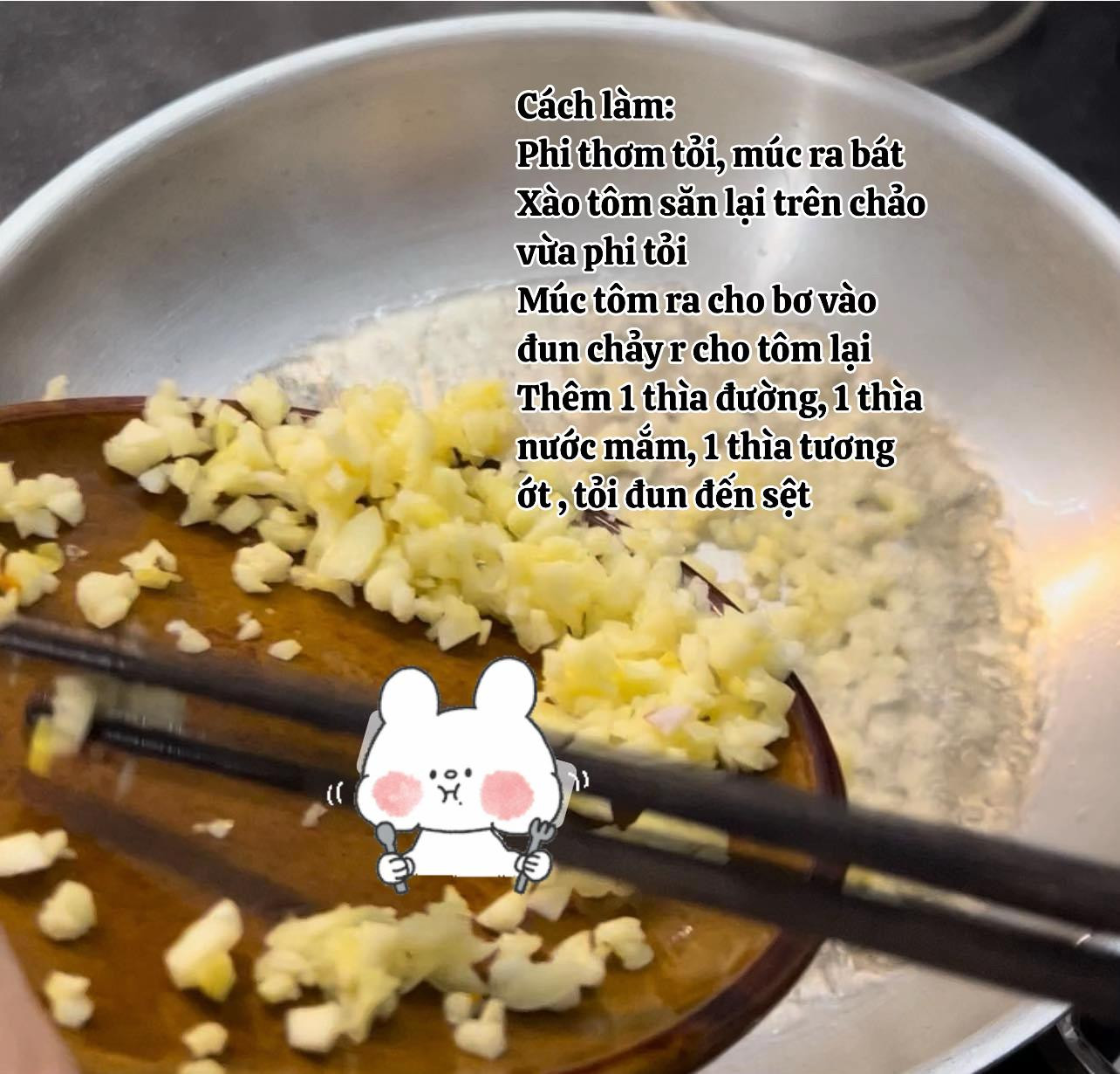 Hướng dẫn làm món Tôm sốt bơ tỏi ngon tuyệt, nguyên liệu đơn giản gồm tôm tươi, tỏi băm và bơ lạt