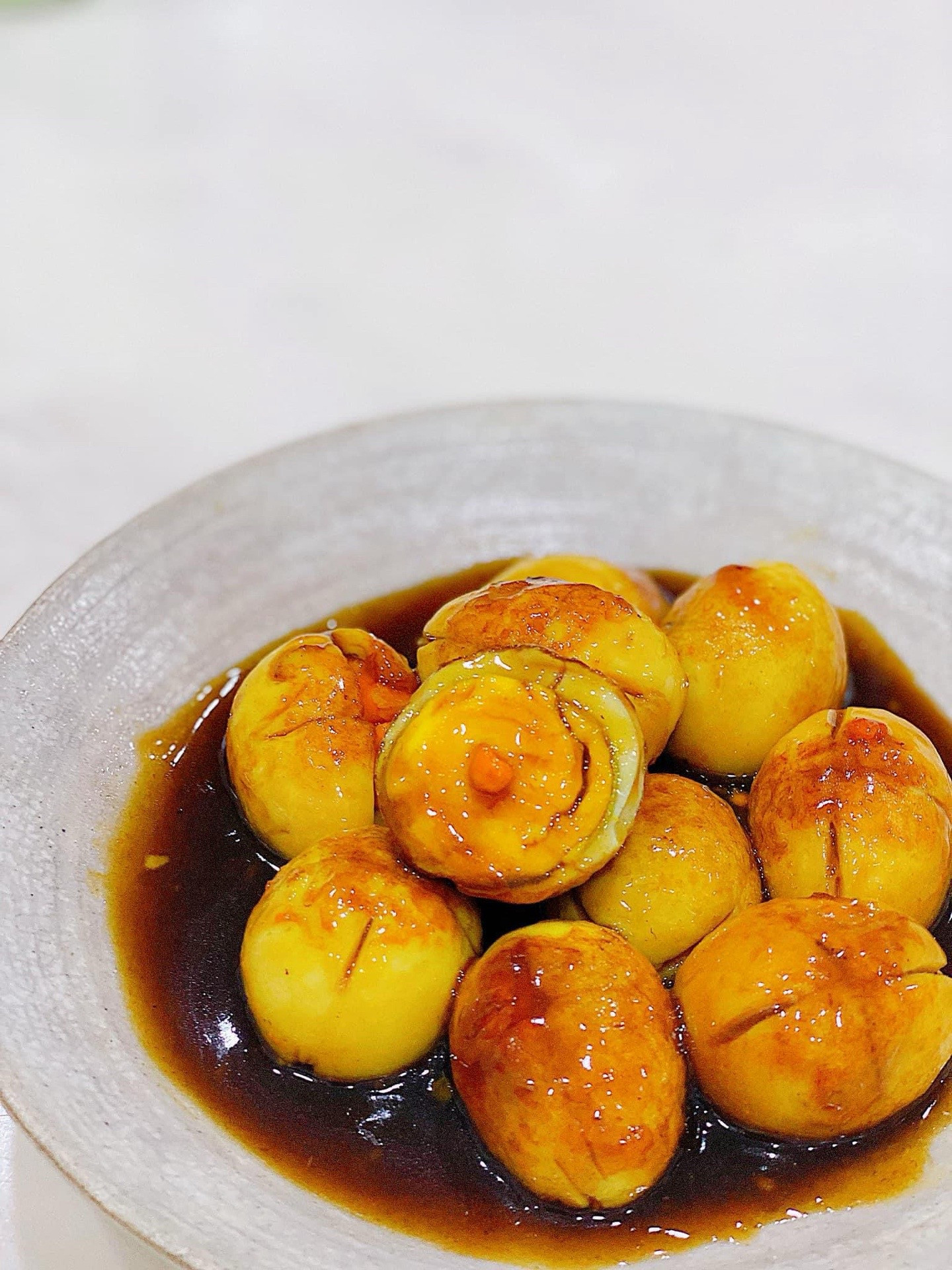 Hướng dẫn làm món Trứng Rim Me chua ngọt, cách chế biến trứng luộc chiên sơ rim nước cốt me