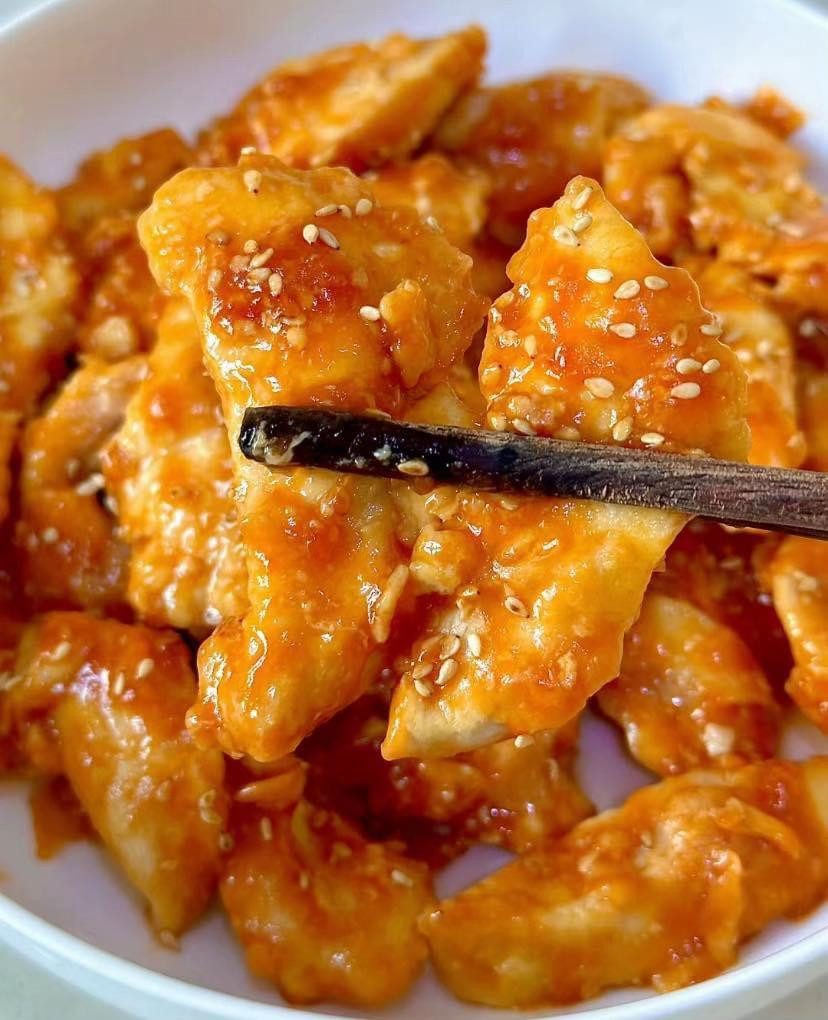 Hướng dẫn làm món ức gà sốt cay giòn tan, tẩm bột chiên vàng ruộm