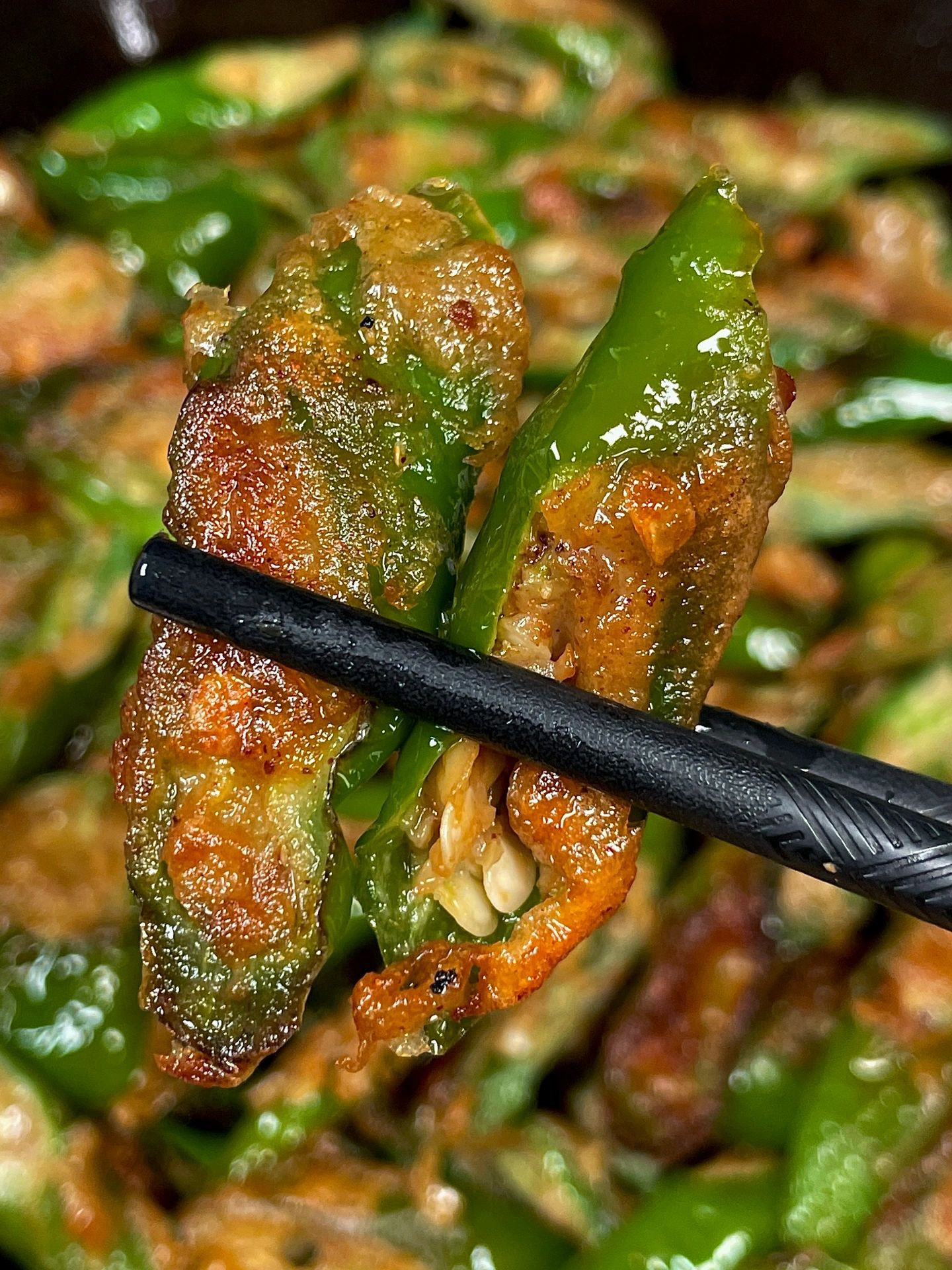 Hướng dẫn làm ớt chuông chiên trứng giòn rụm, ăn kèm cơm trắng