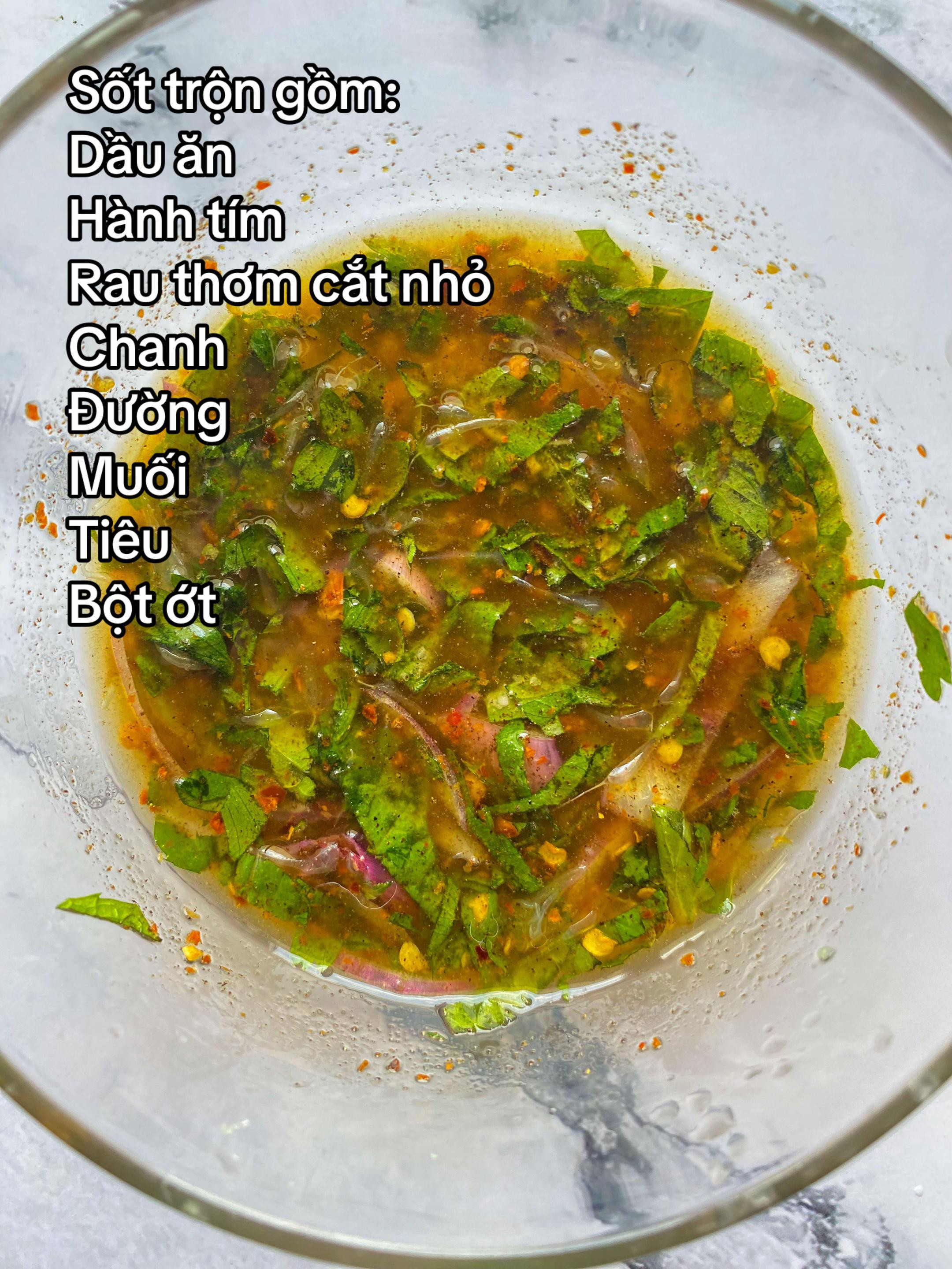 Hướng dẫn làm Salad ức gà healthy cực ngon, dễ làm với nguyên liệu đơn giản và sốt trộn đậm đà