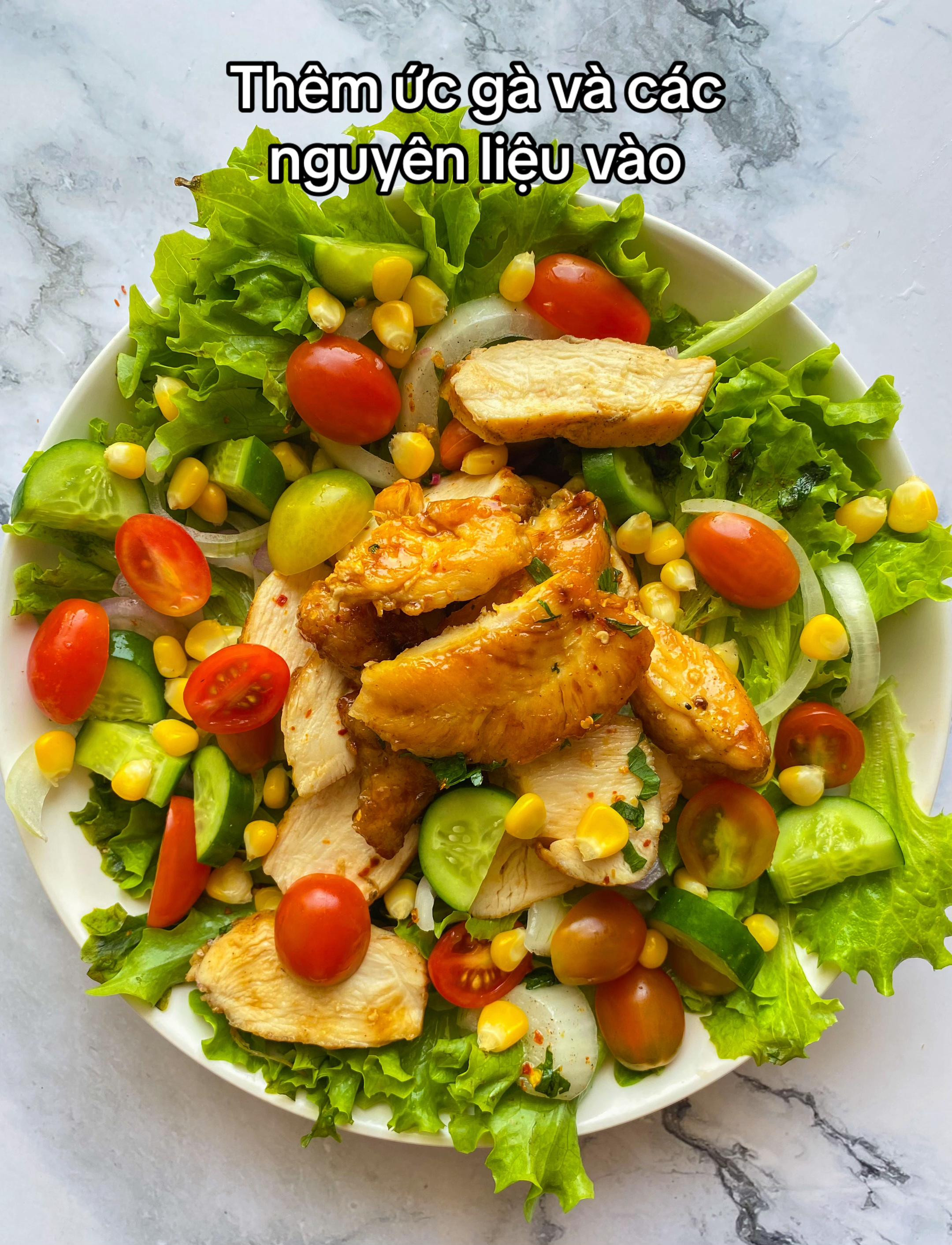 Hướng dẫn làm Salad ức gà healthy cực ngon, dễ làm với nguyên liệu đơn giản và sốt trộn đậm đà