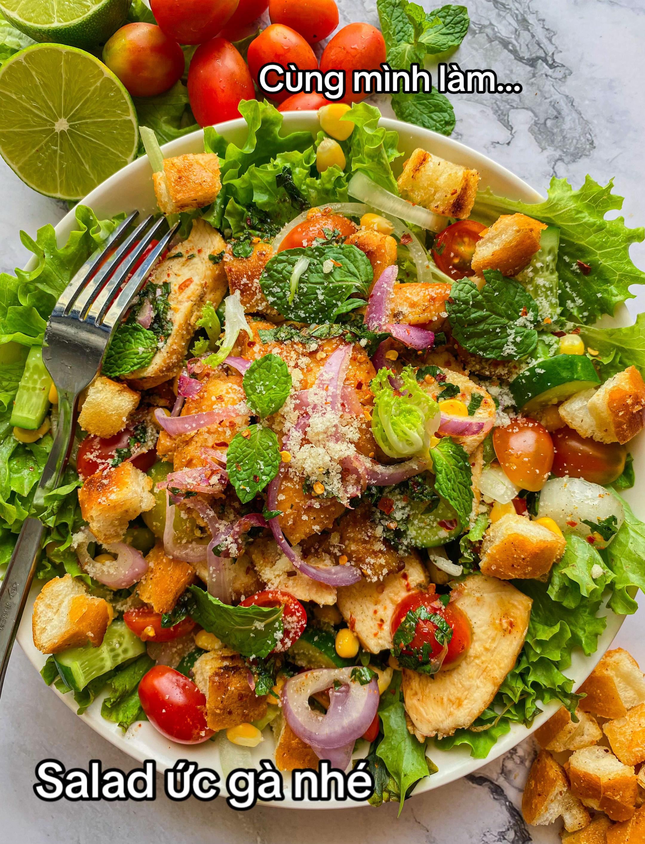 Hướng dẫn làm Salad ức gà healthy cực ngon, dễ làm với nguyên liệu đơn giản và sốt trộn đậm đà