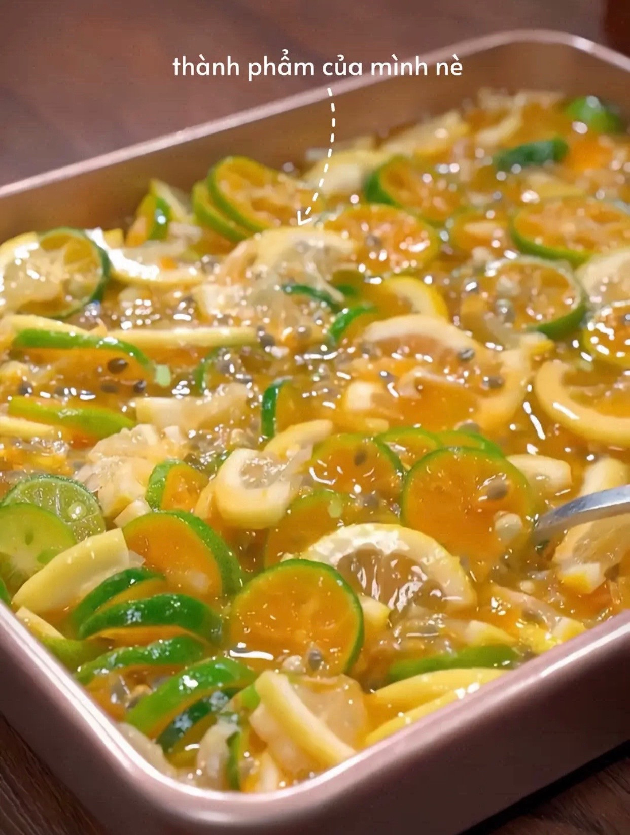 Hướng dẫn làm thạch trái cây giải nhiệt mùa hè với chanh leo và tắc