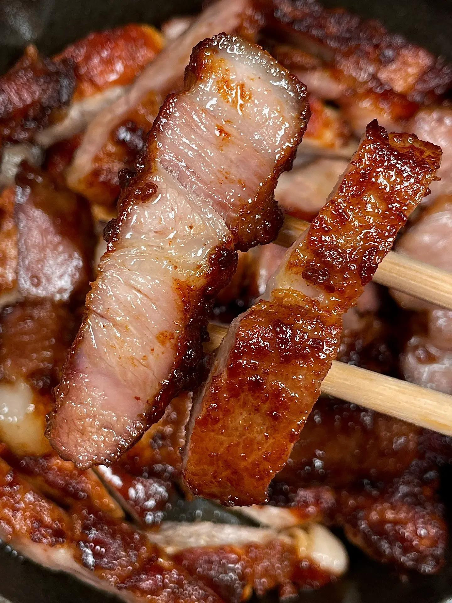 Hướng dẫn làm thịt ba chỉ chiên giòn, sốt đậm đà với nước tương và ngũ vị hương