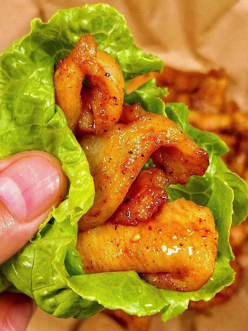 Hướng dẫn làm thịt ức gà áp chảo sốt mật ong tỏi, món ăn ngon đơn giản