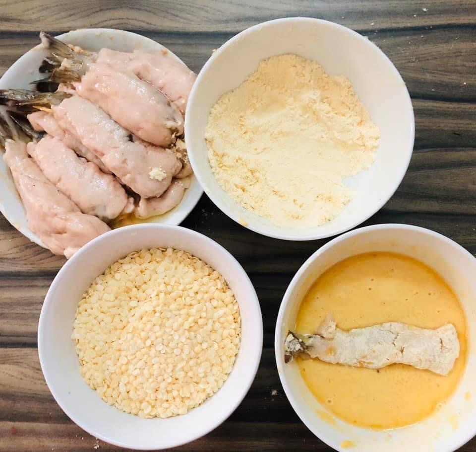 Hướng dẫn làm tôm bọc chả cá tươi chiên xù trân châu giòn rụm