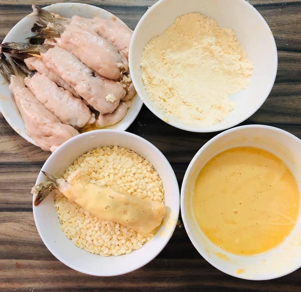 Hướng dẫn làm tôm bọc chả cá tươi chiên xù trân châu giòn rụm