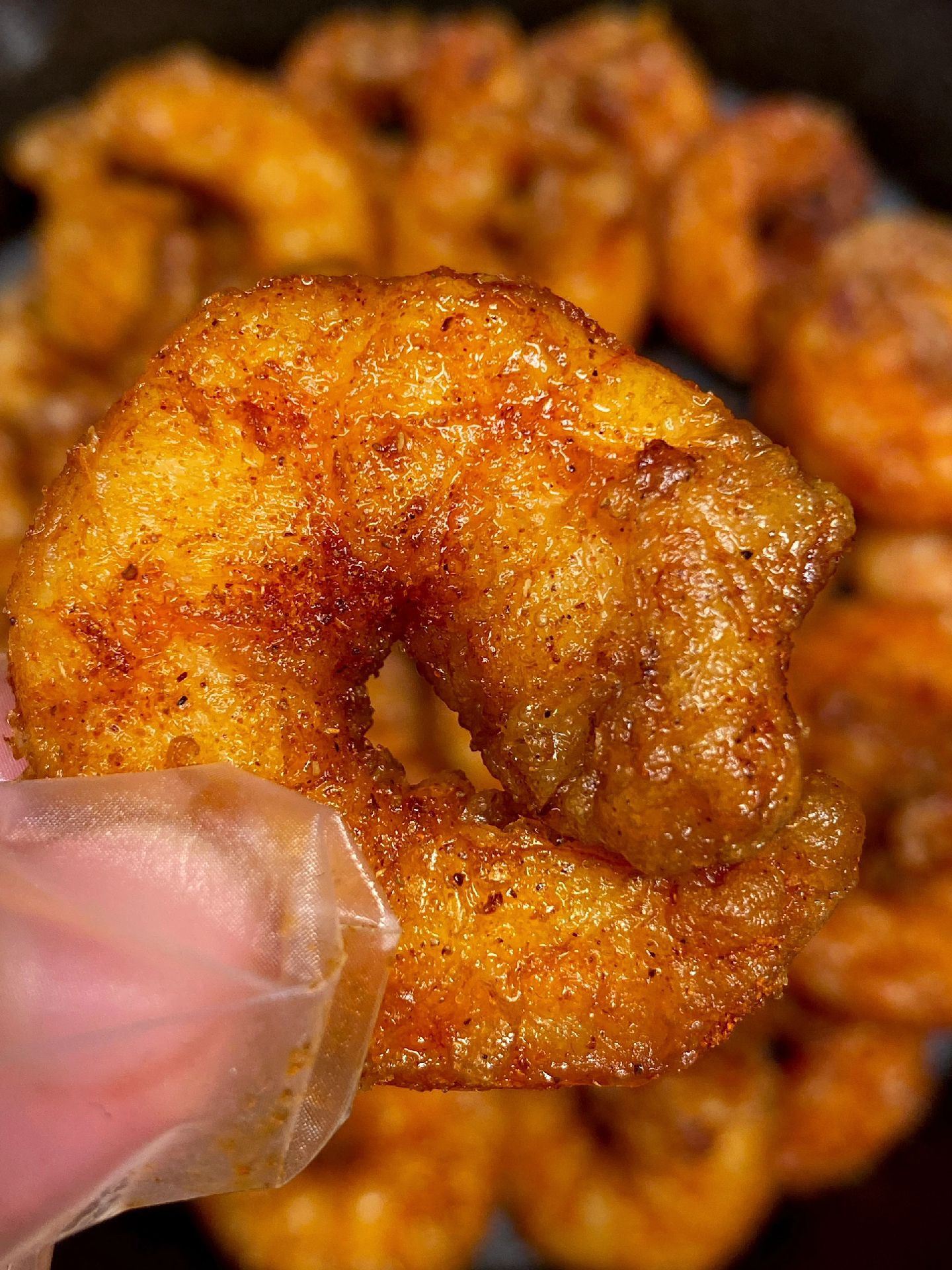 Hướng dẫn làm tôm chiên giòn vàng ruộm, tẩm ướp gừng tỏi và nước tương