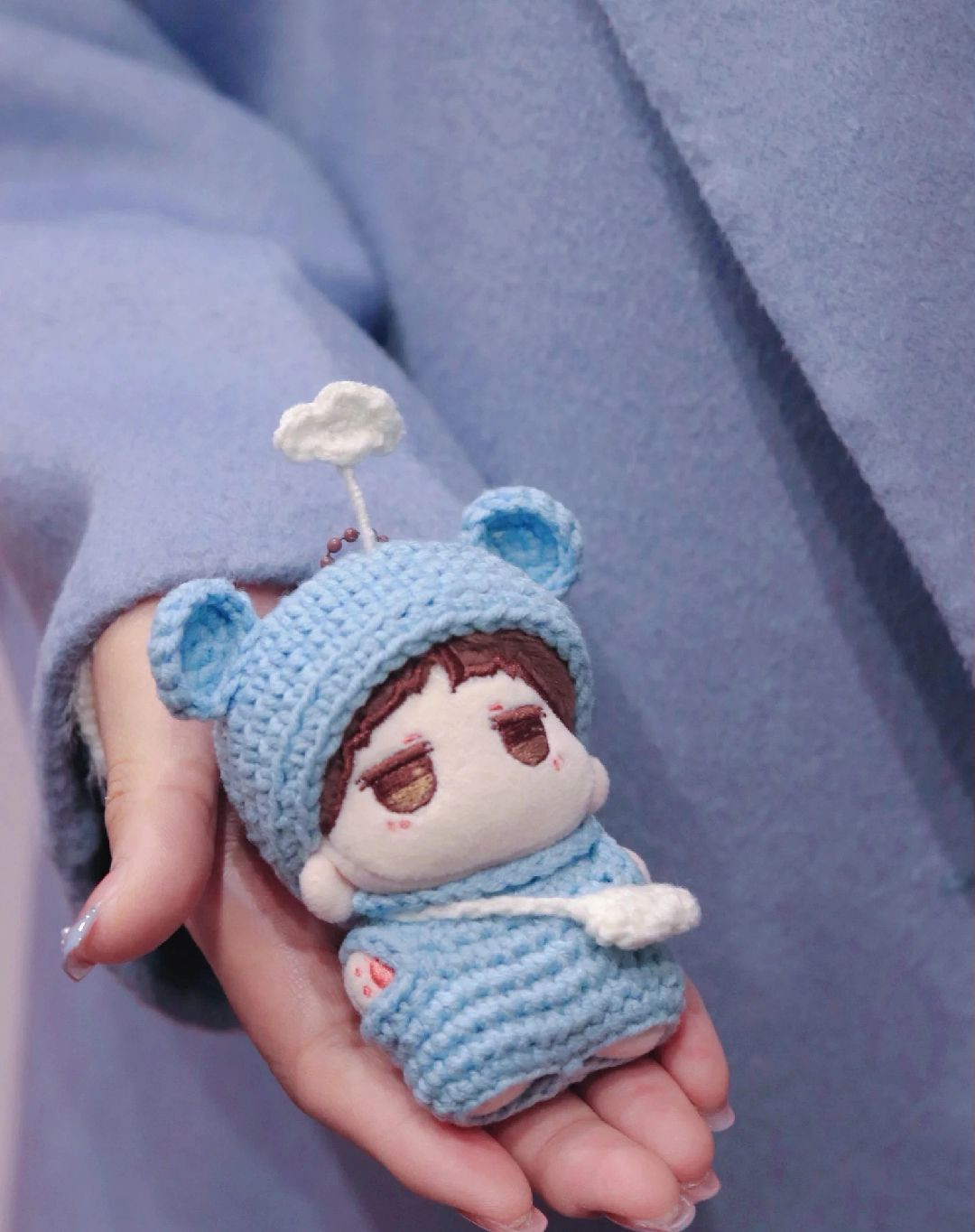 Hướng dẫn móc bộ đồ gấu xanh cho búp bê với mây