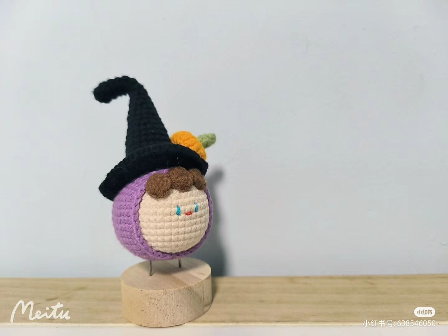 Hướng dẫn móc búp bê bí ngô phù thủy màu tím