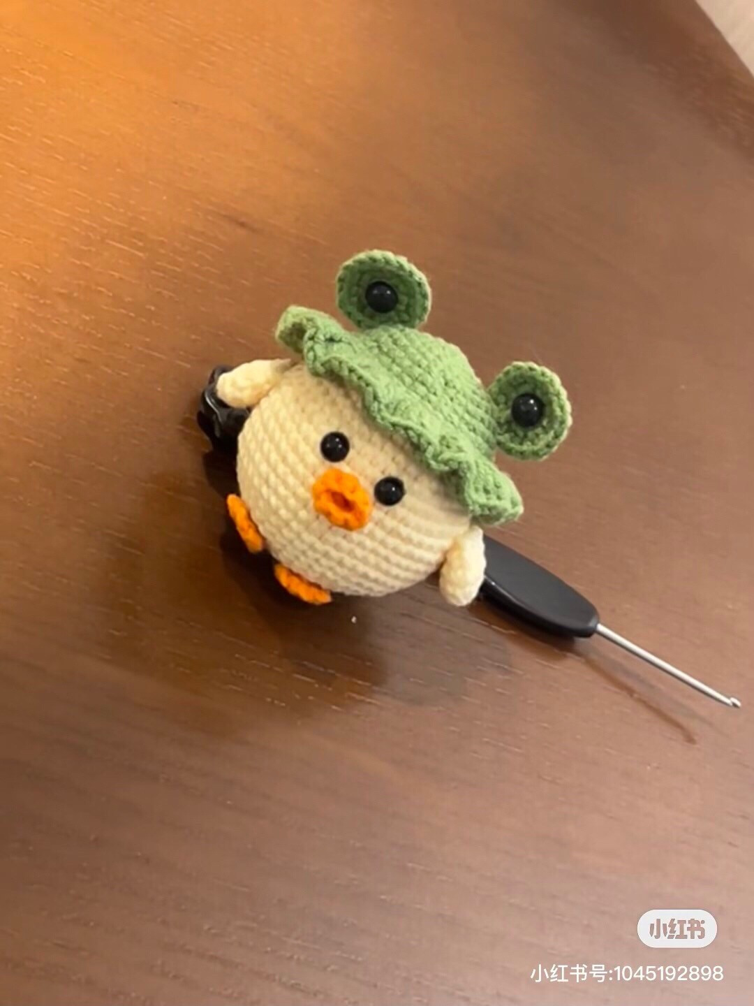 Hướng dẫn móc búp bê gà mũ ếch dễ thương