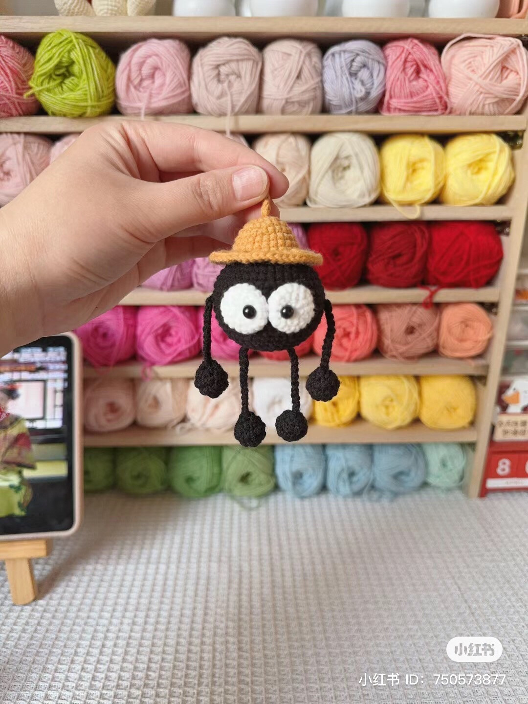 Hướng dẫn móc búp bê Hòn than đen mắt to đội mũ